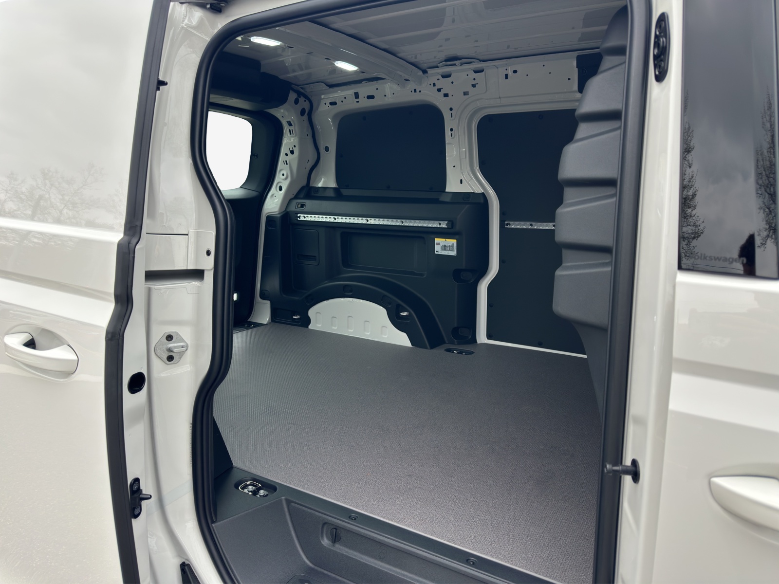 VW ID. Buzz Cargo Pro-image-12