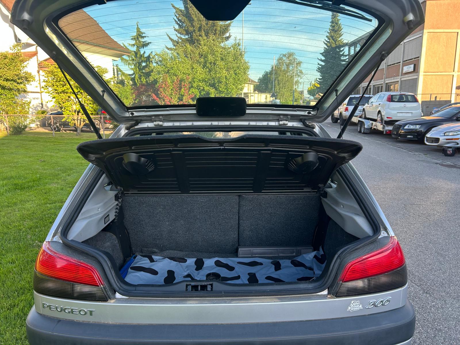 PEUGEOT 306 1.8 XT A-image-7