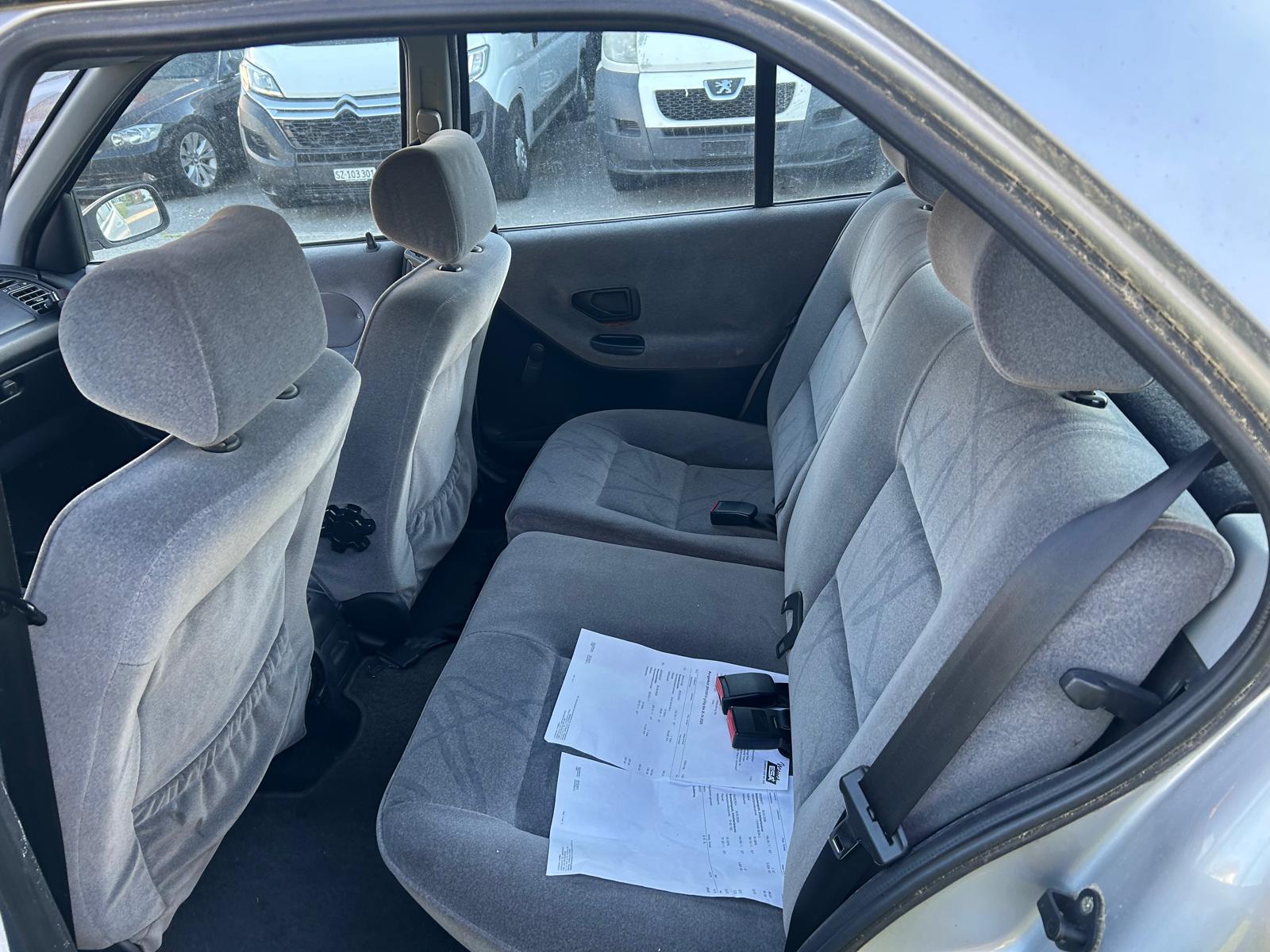 PEUGEOT 306 1.8 XT A-image-11