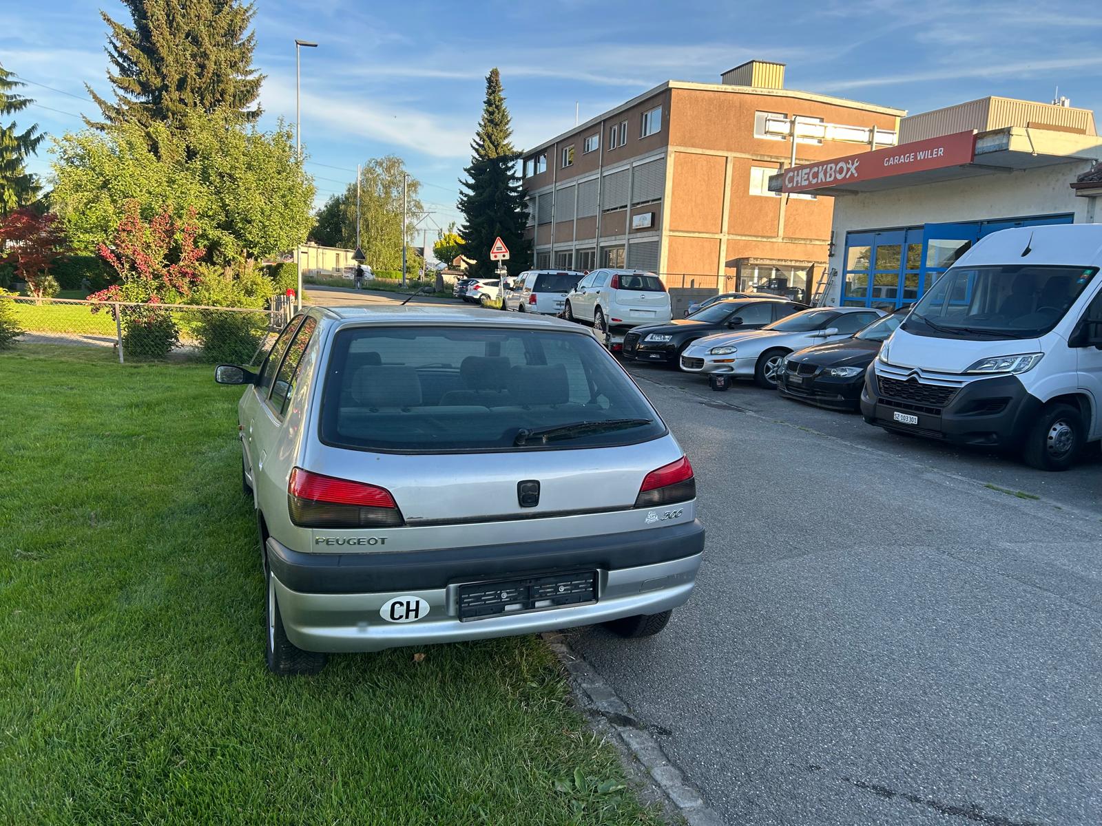 PEUGEOT 306 1.8 XT A-image-5
