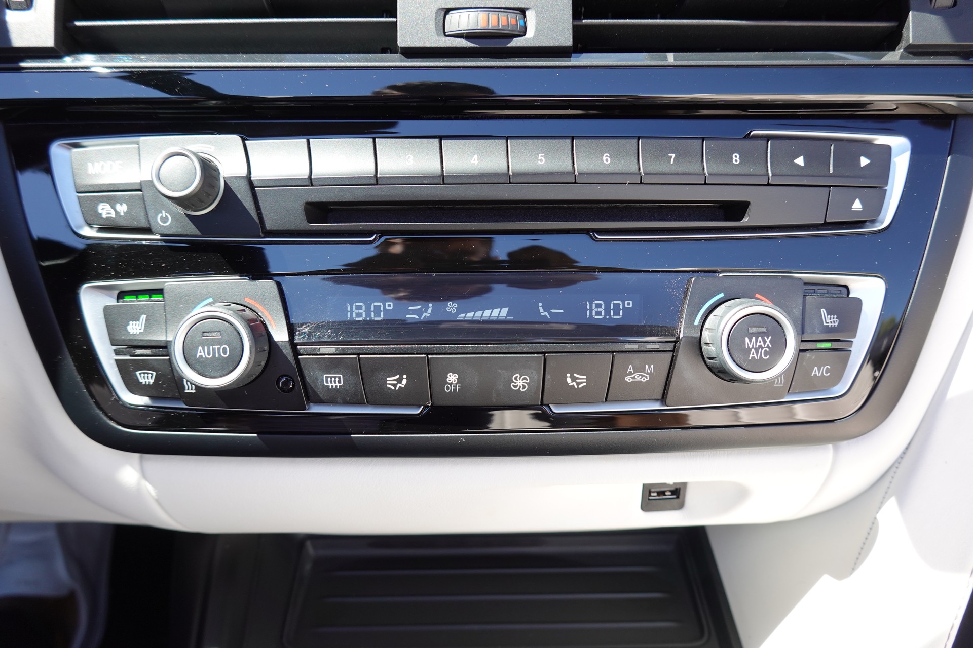 BMW 440i Cabriolet xDrive M Sport Steptronic - "CH Auto * Harman Kardon * Caméra * Sièges Sport * GPS * Tempomat Adap"-image-20