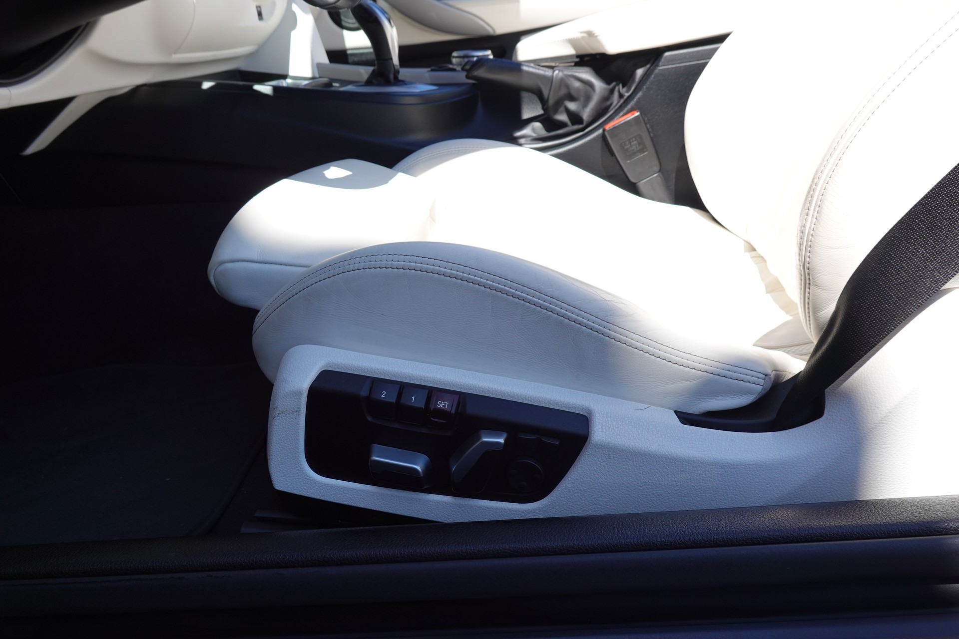 BMW 440i Cabriolet xDrive M Sport Steptronic - "CH Auto * Harman Kardon * Caméra * Sièges Sport * GPS * Tempomat Adap"-image-26