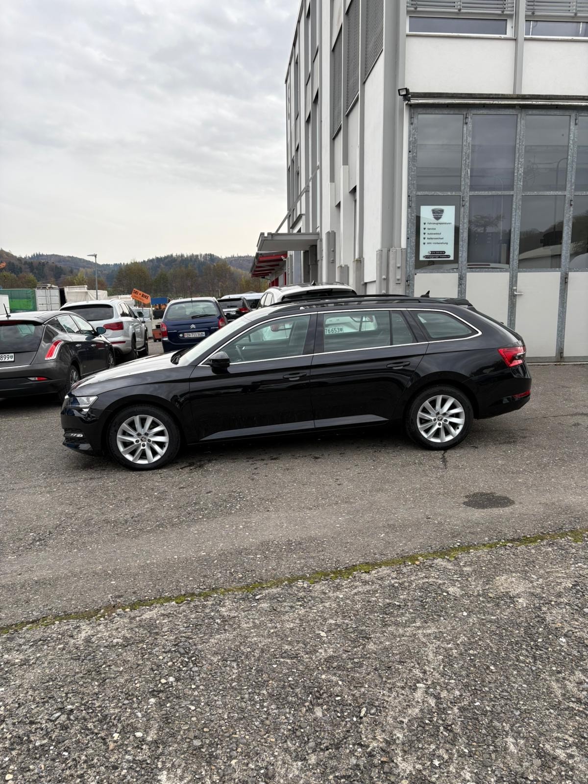 SKODA Superb Combi 2.0 TDi Anhängerkupplung 2200kg 4x4 DSG-showroom-element-1