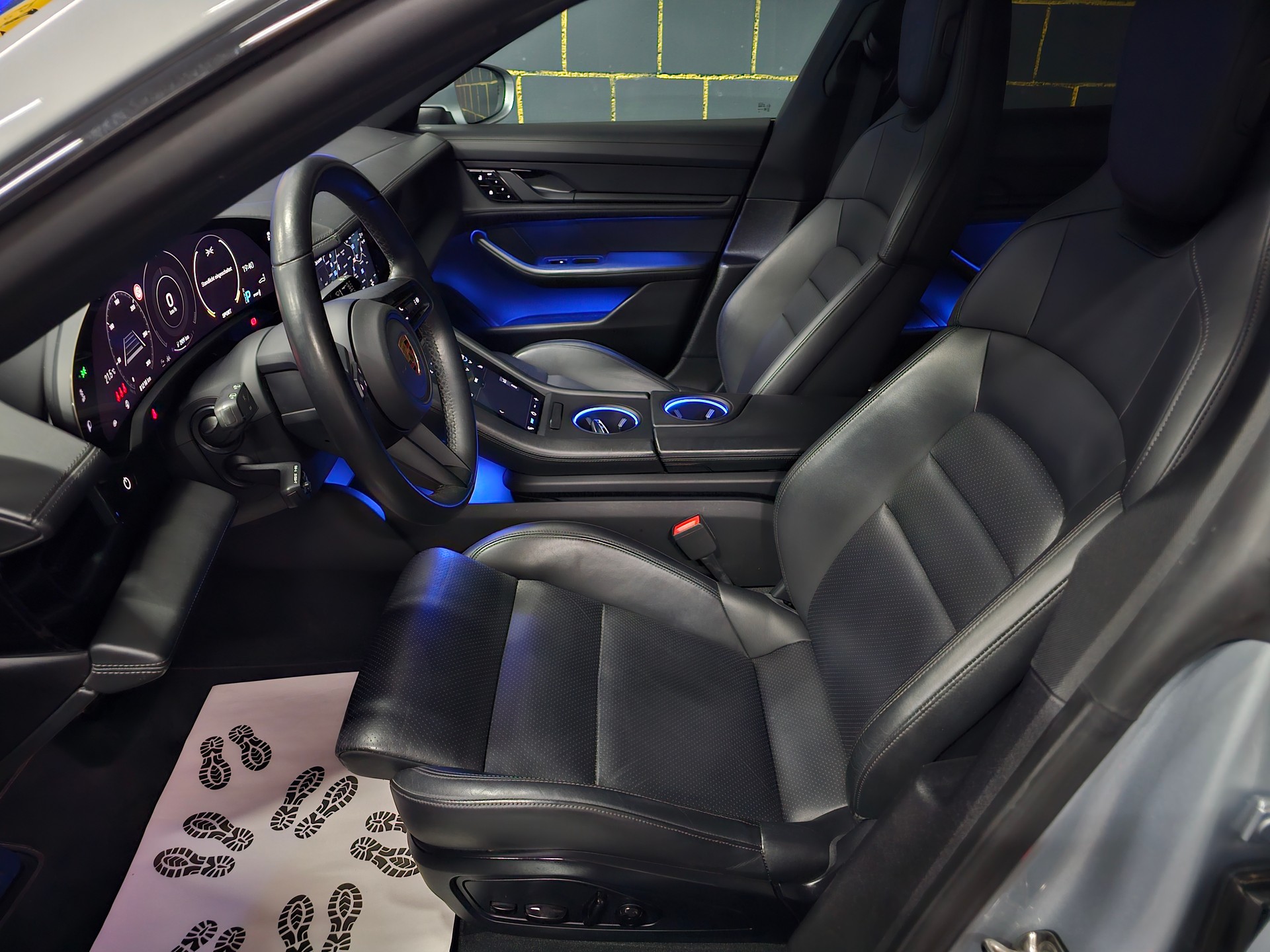 PORSCHE Taycan 4S-image-10