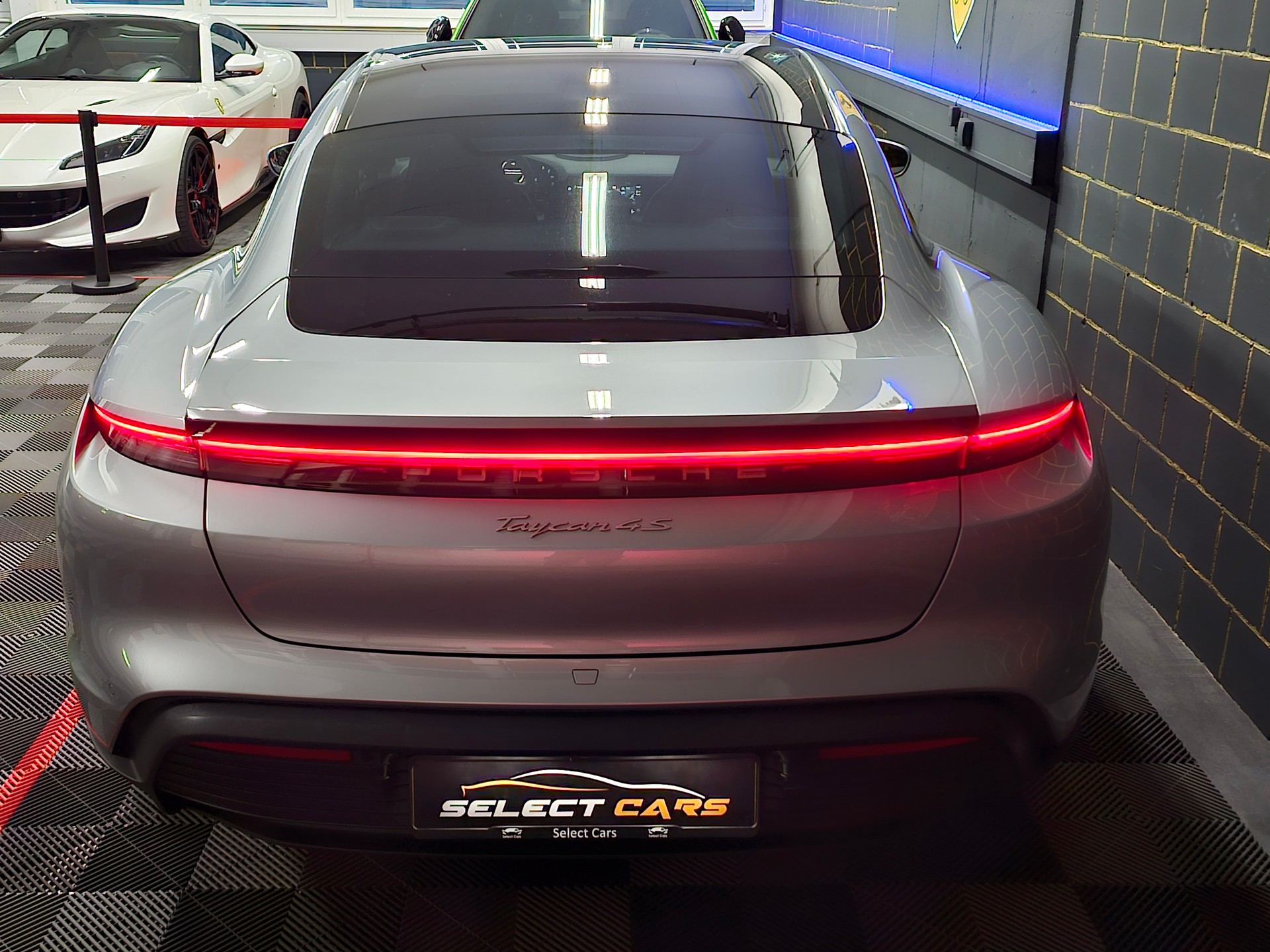 PORSCHE Taycan 4S-image-7