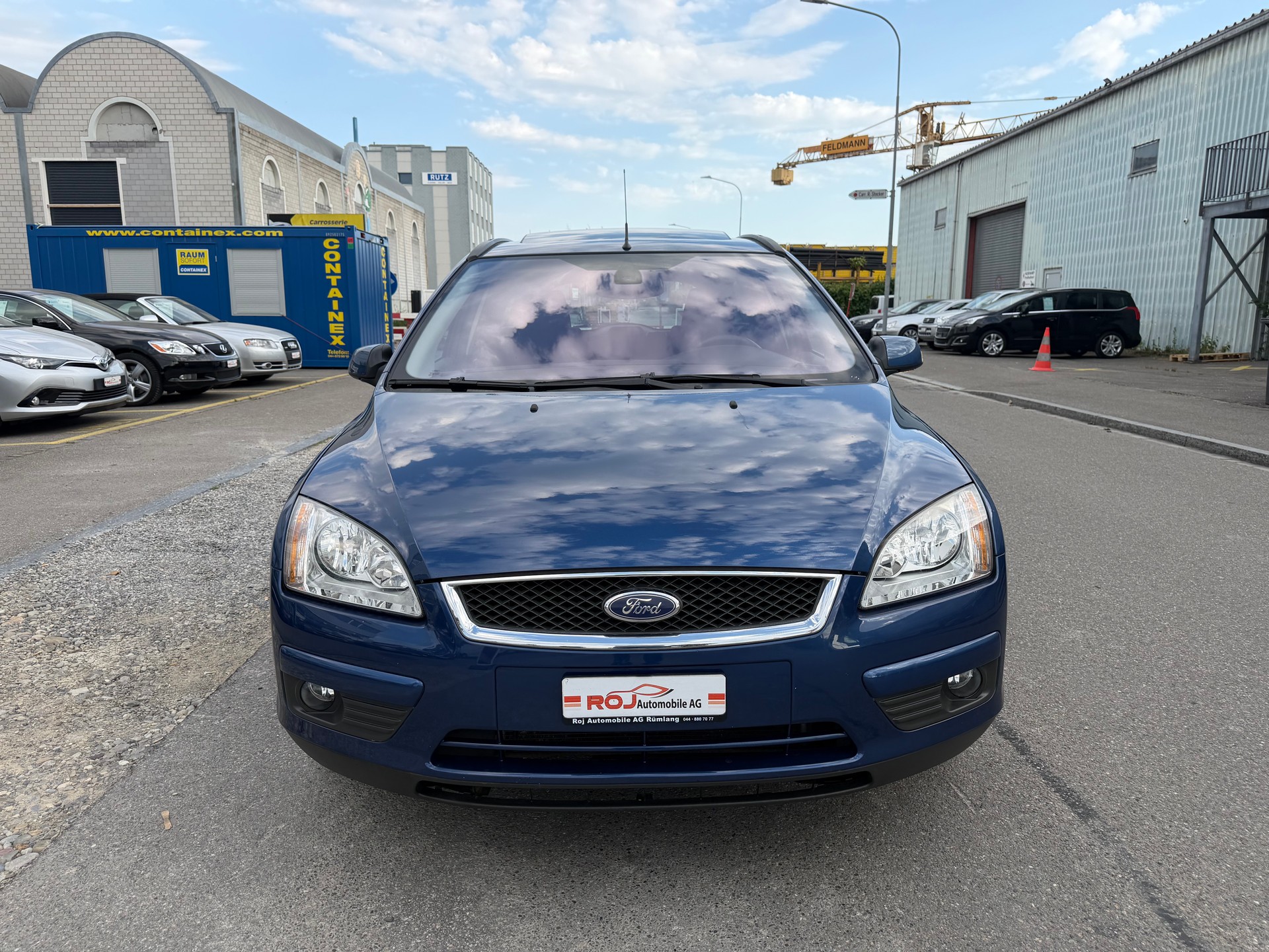 FORD Focus 2.0i Ghia-showroom-element-2