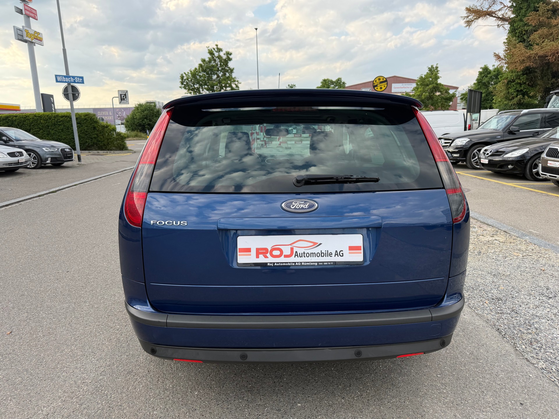 FORD Focus 2.0i Ghia-image-5