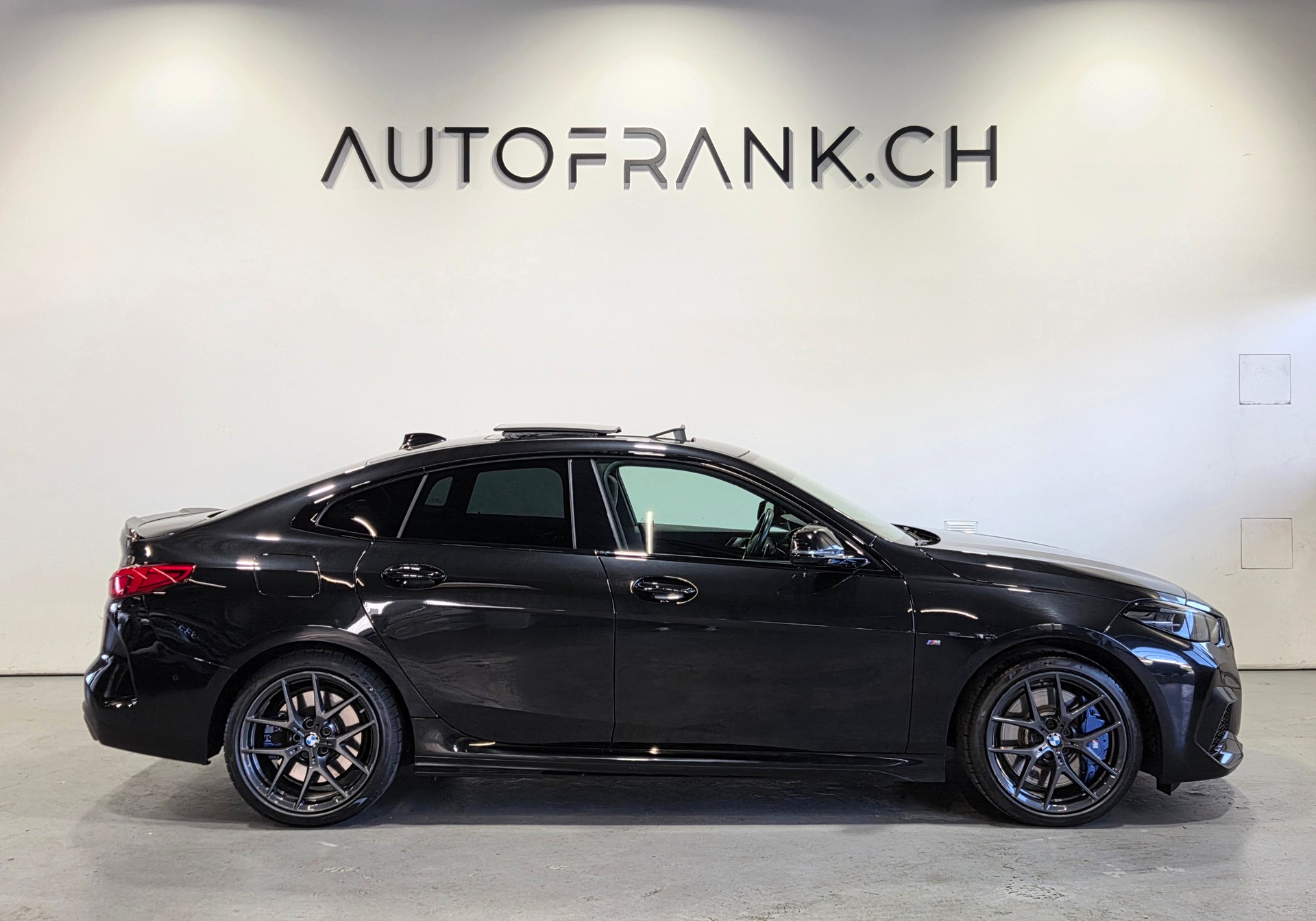BMW M235i xDrive Gran Coupé-showroom-element-1