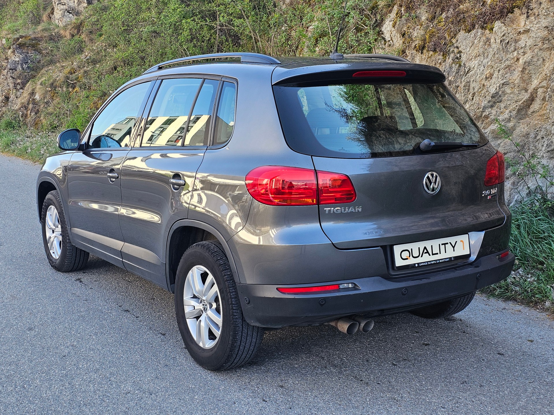 VW Tiguan 2.0 TDI BlueMotion Track&Field 4Motion-image-2