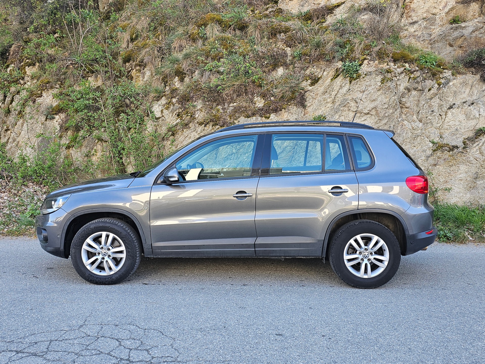 VW Tiguan 2.0 TDI BlueMotion Track&Field 4Motion-image-1