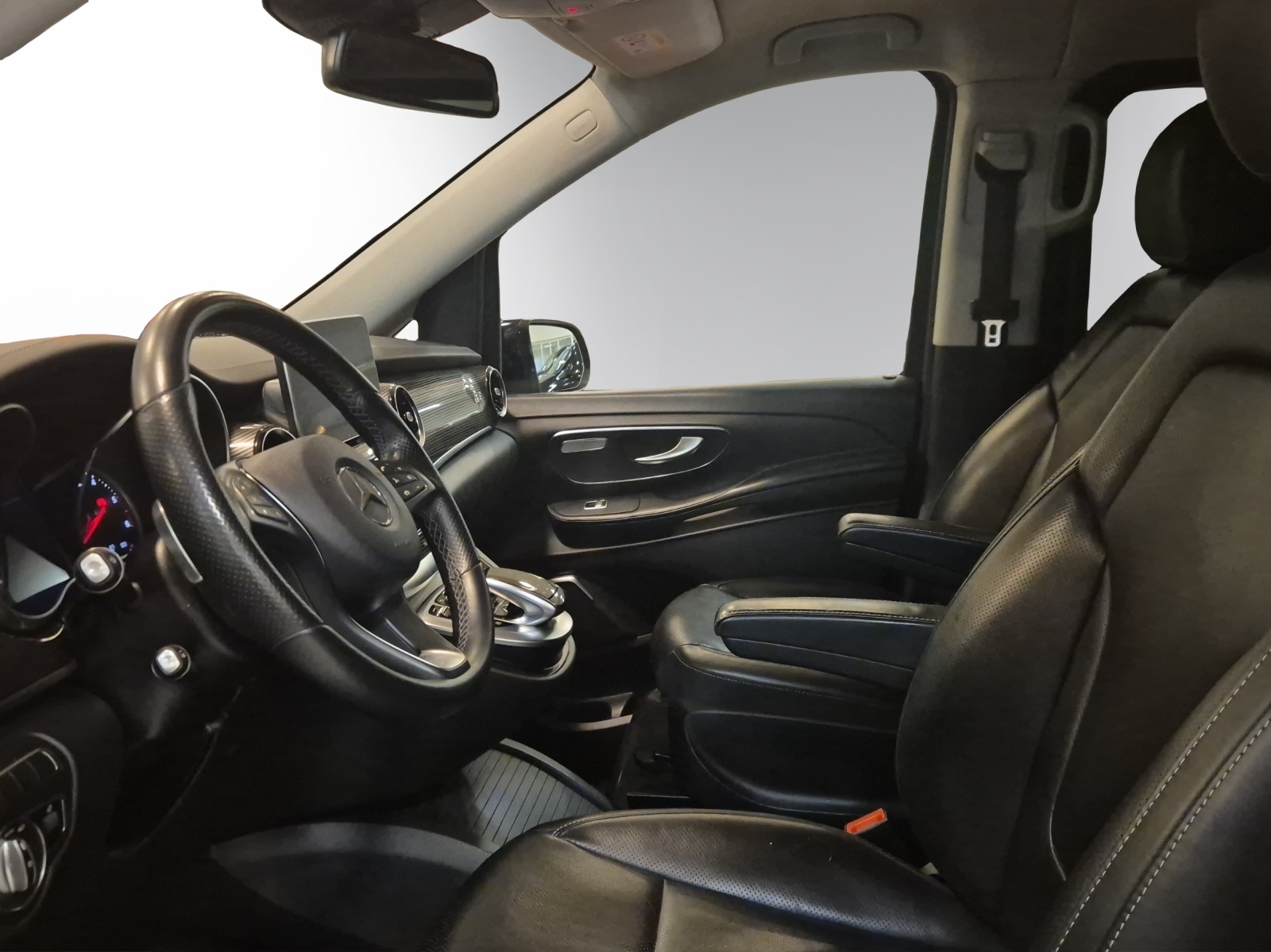 MERCEDES-BENZ V 300 d lang 4Matic 9G-Tronic-image-7
