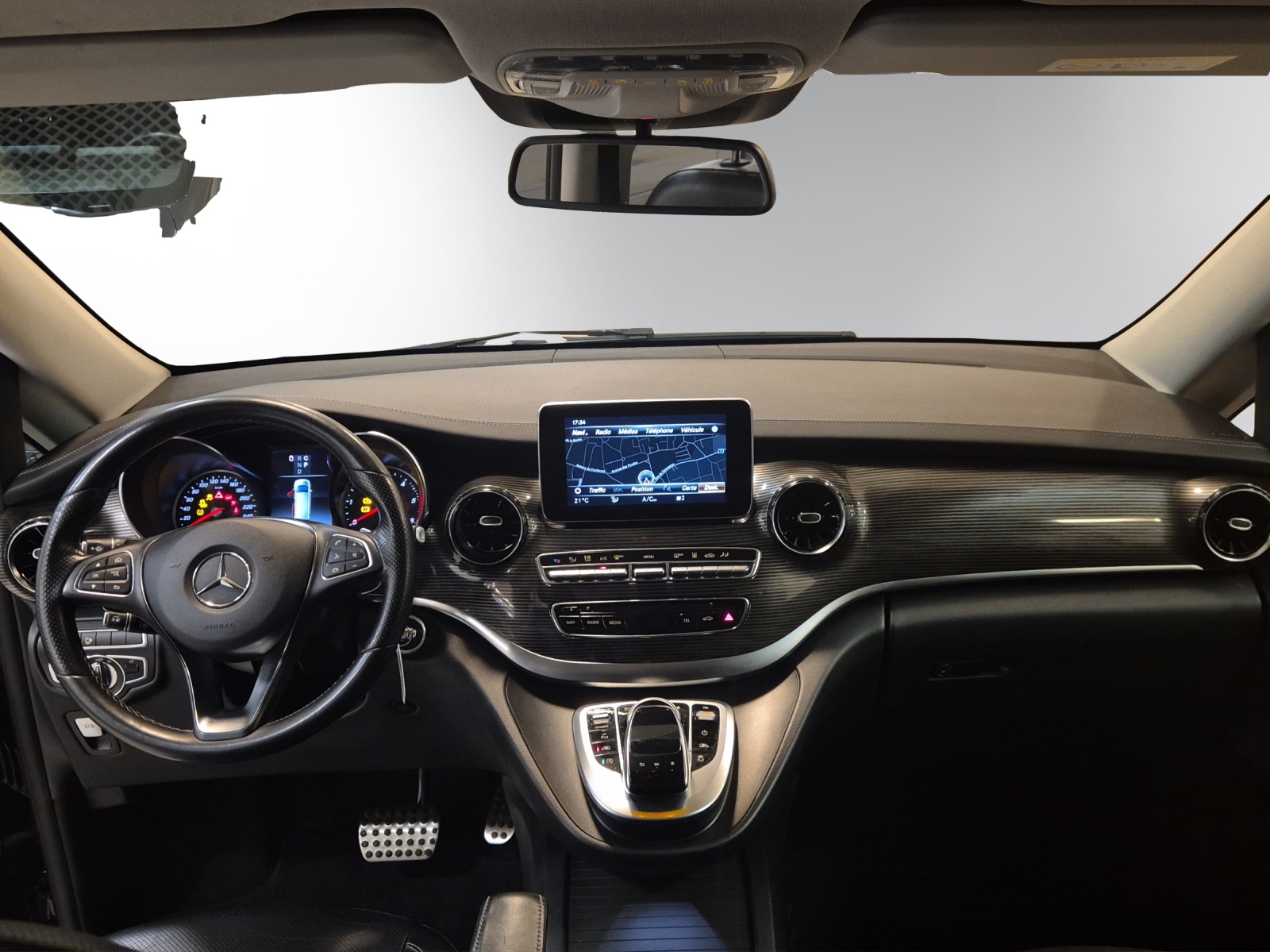 MERCEDES-BENZ V 300 d lang 4Matic 9G-Tronic-image-11