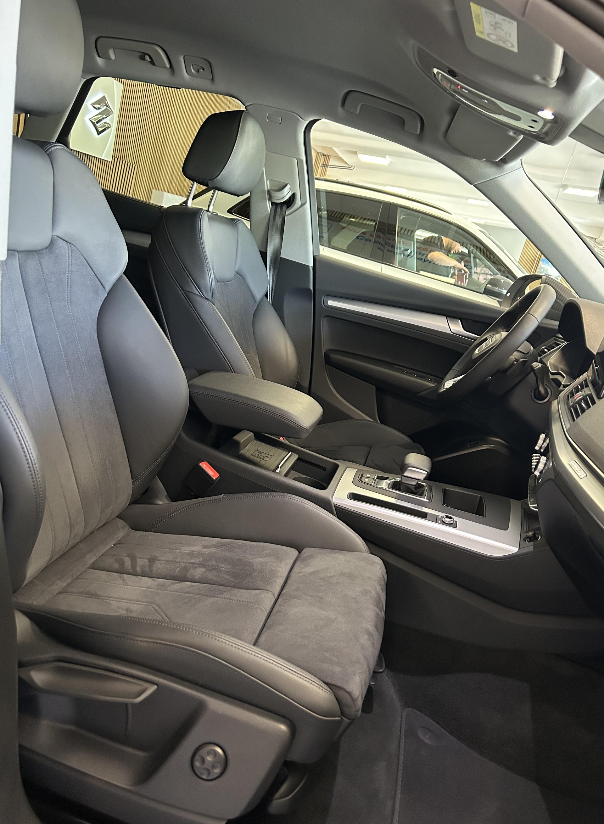 AUDI Q5 2.0 40 TDI S-Line quattro S-Tronic-image-21