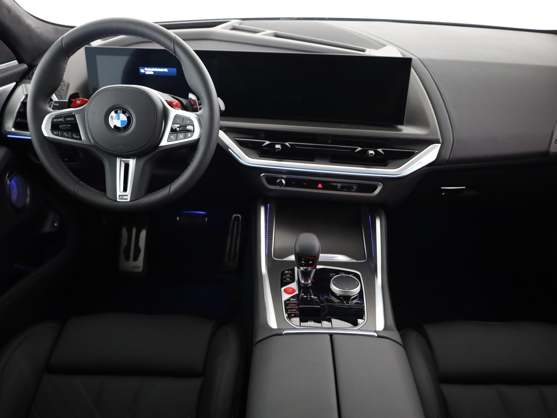 BMW XM 50e Plug-in Hybrid-image-16
