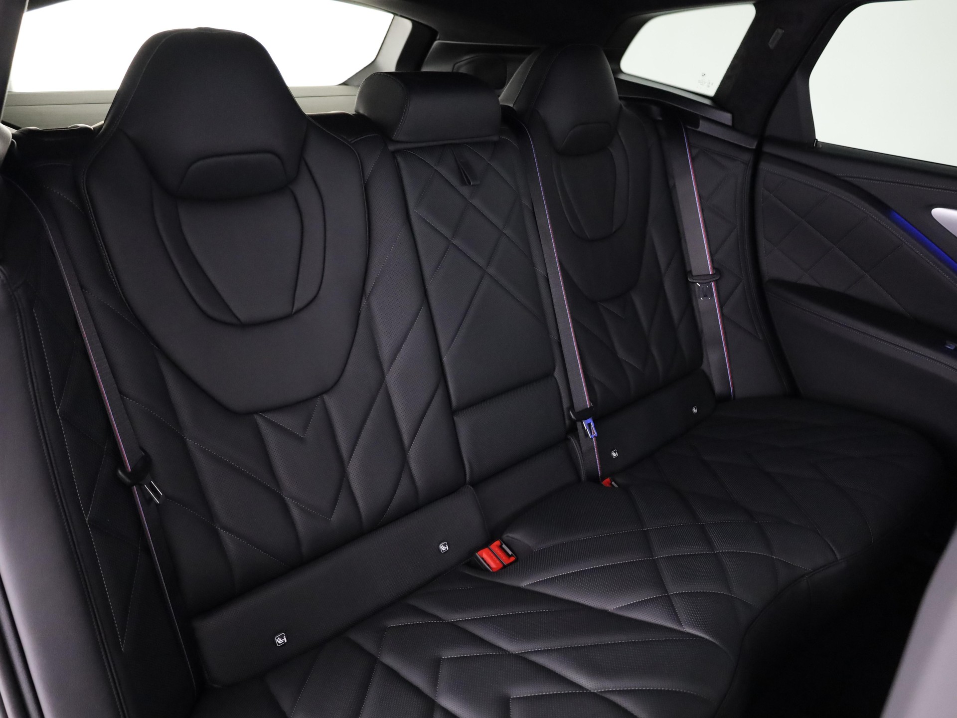 BMW XM 50e Plug-in Hybrid-image-15