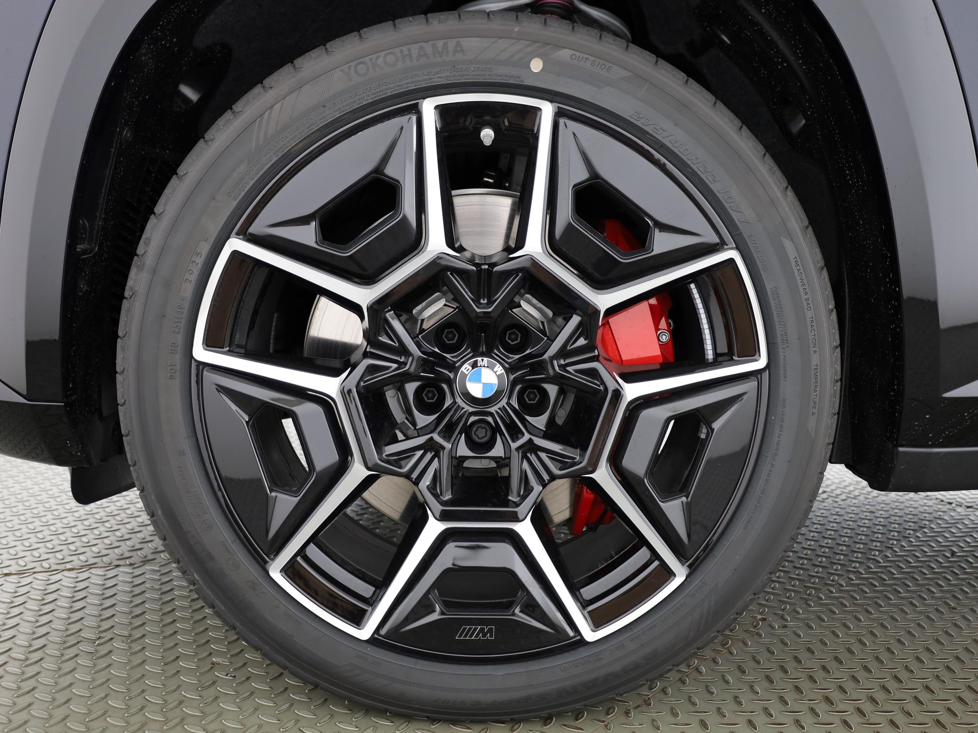 BMW XM 50e Plug-in Hybrid-image-7