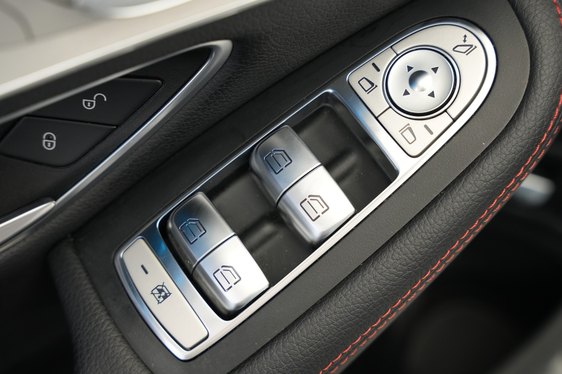 MERCEDES-BENZ GLC 43 AMG 4Matic 9G-Tronic *CH-Fahrzeug* *Luftfahrwerk*-image-17