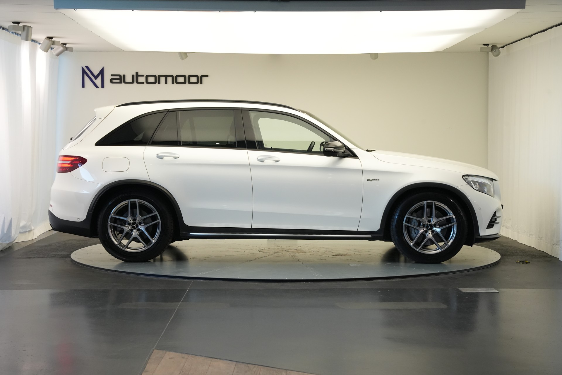 MERCEDES-BENZ GLC 43 AMG 4Matic 9G-Tronic *CH-Fahrzeug* *Luftfahrwerk*-showroom-element-3