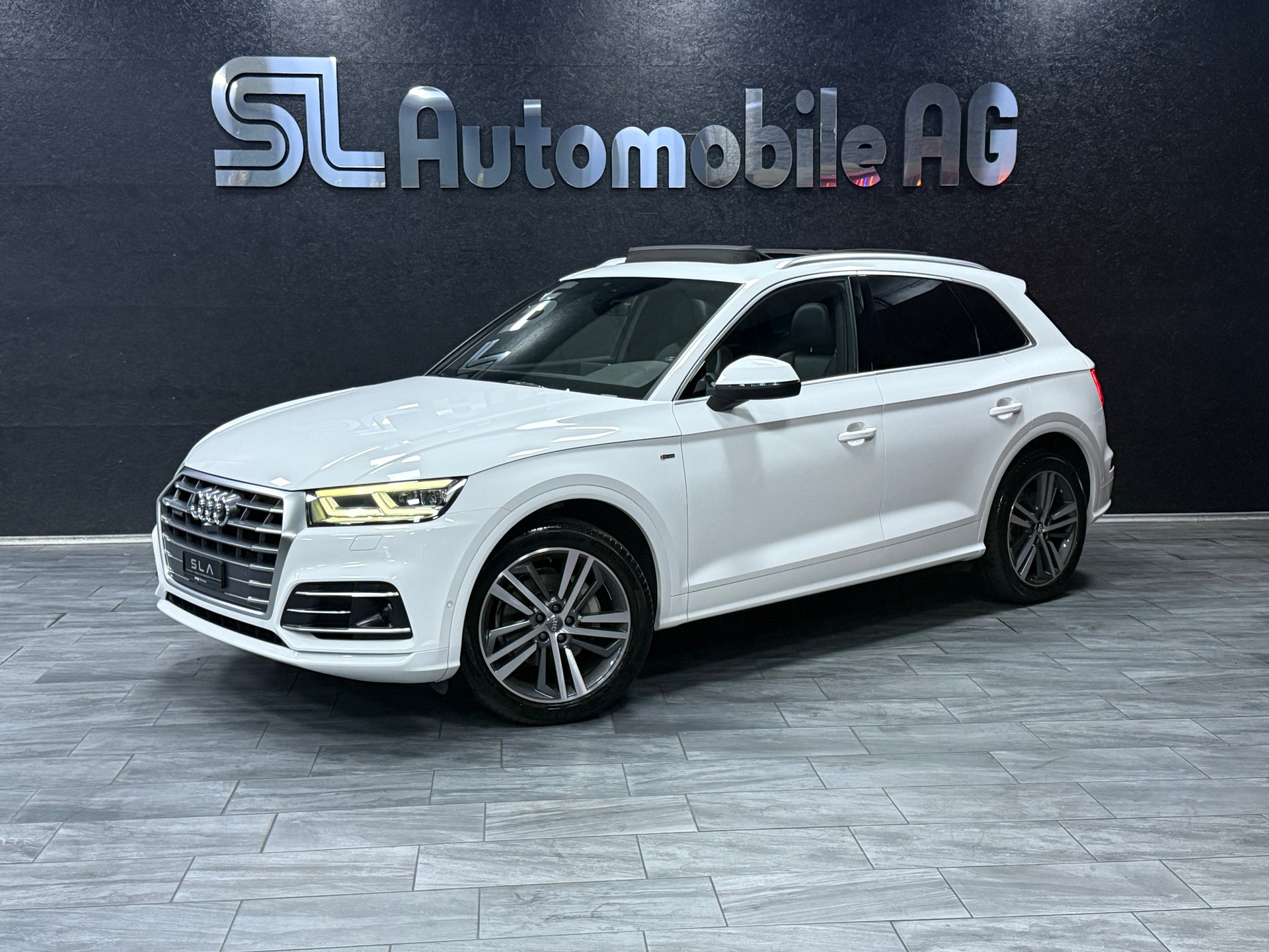AUDI Q5 2.0 TDI sport quattro S-tronic / Vollausstattung / CH Fz 1 Hand