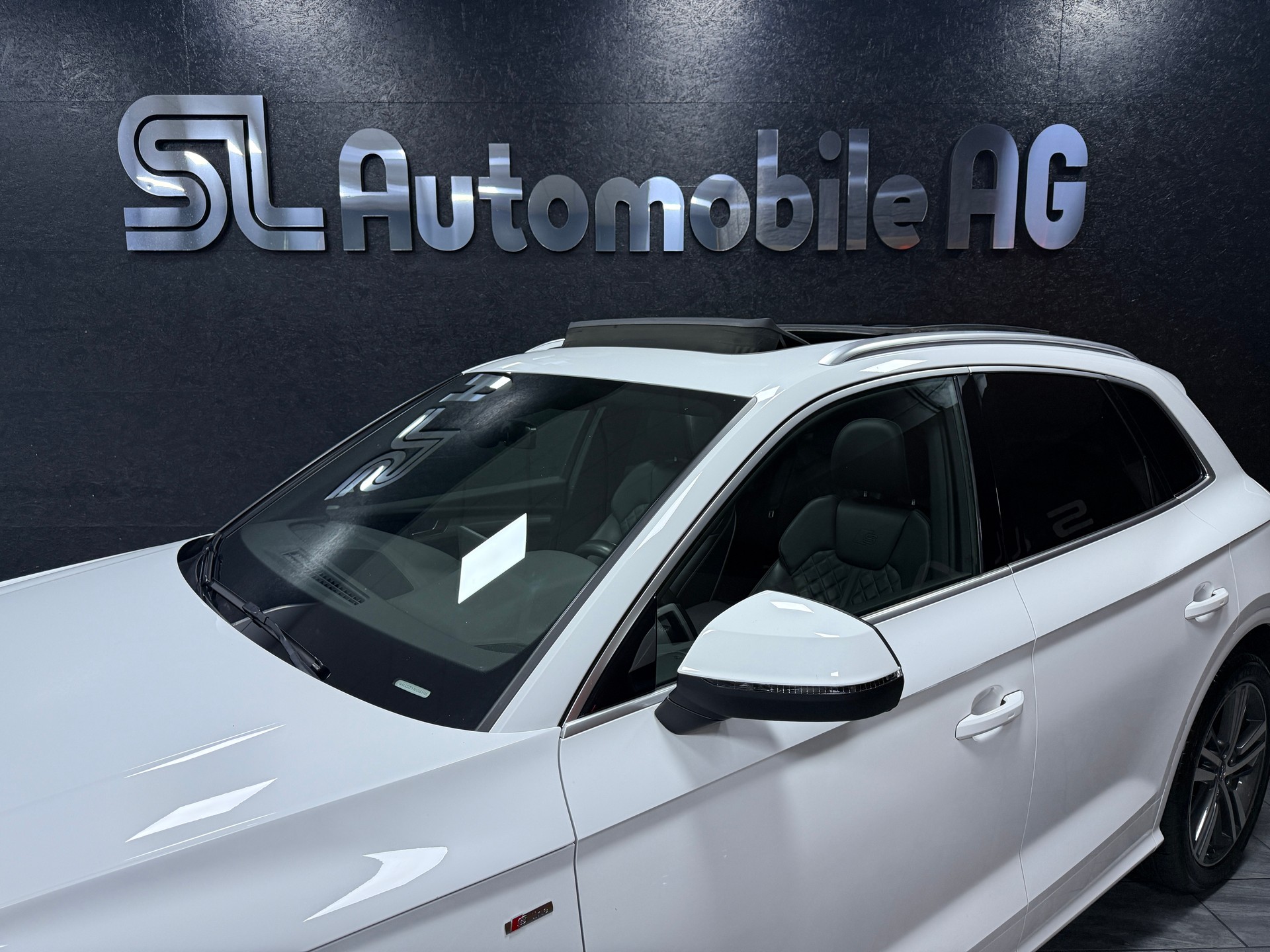 AUDI Q5 2.0 TDI sport quattro S-tronic / Vollausstattung / CH Fz 1 Hand-showroom-element-2