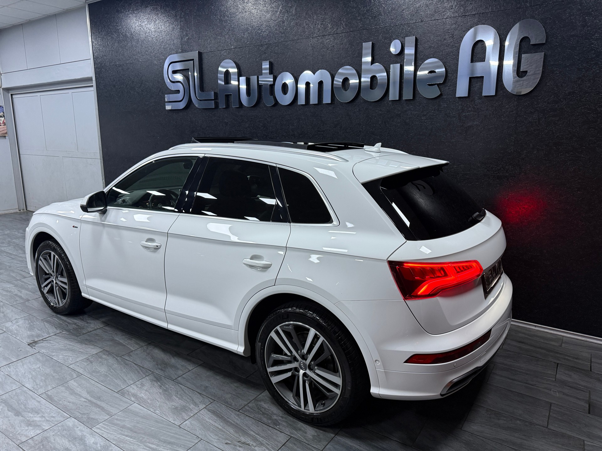AUDI Q5 2.0 TDI sport quattro S-tronic / Vollausstattung / CH Fz 1 Hand-image-6