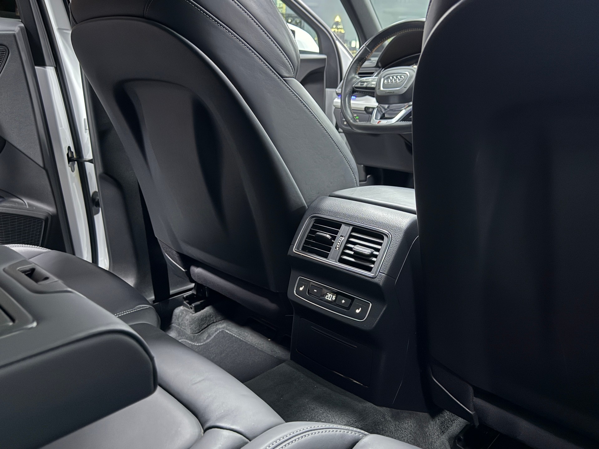AUDI Q5 2.0 TDI sport quattro S-tronic / Vollausstattung / CH Fz 1 Hand-image-22