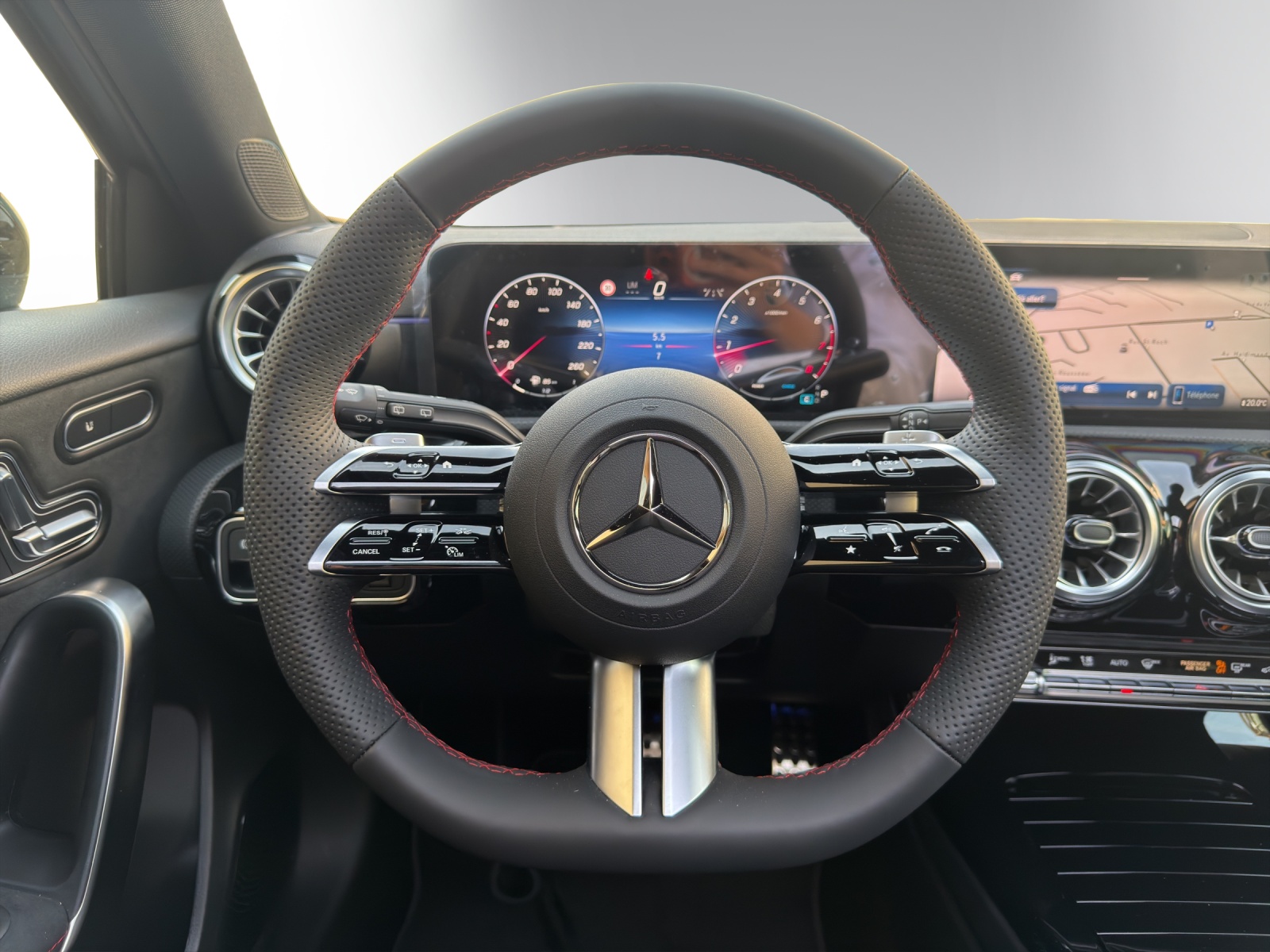 MERCEDES-BENZ A 250 4Matic 8G-DCT-image-13