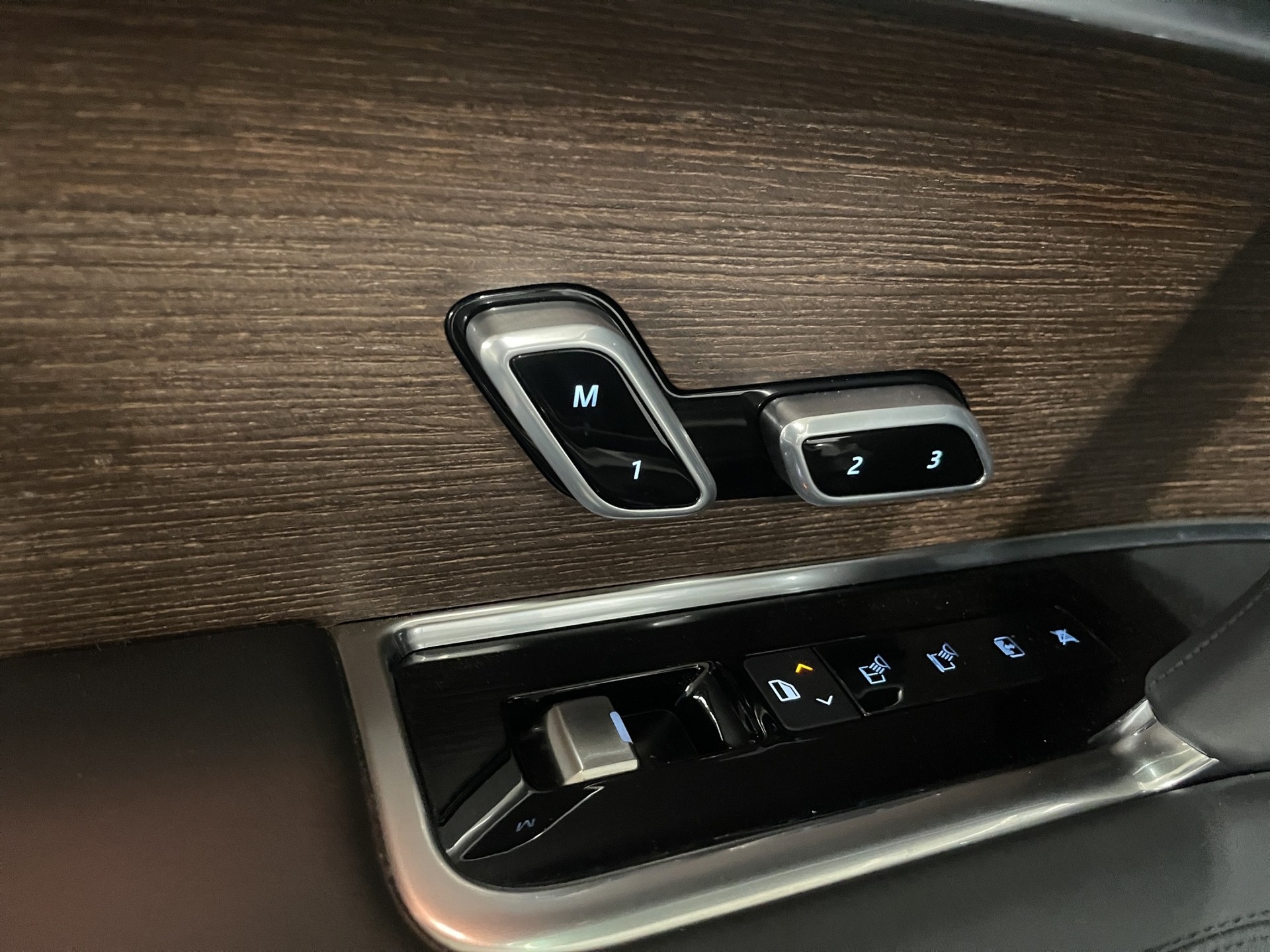 LAND ROVER Range Rover 3.0 D I6 350 Autobiography-image-13