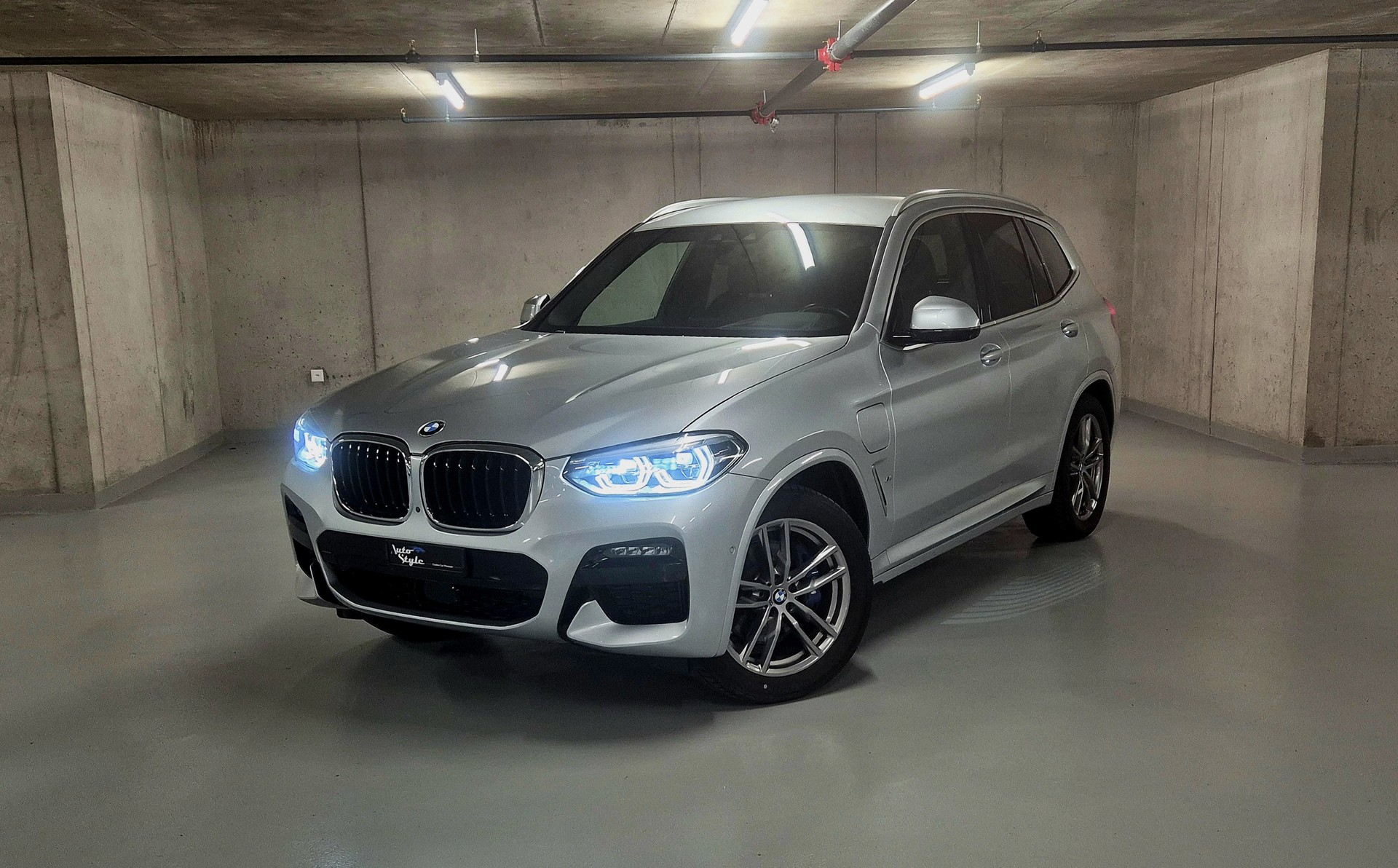 BMW X3 xDrive 30e M Sport-showroom-element-1