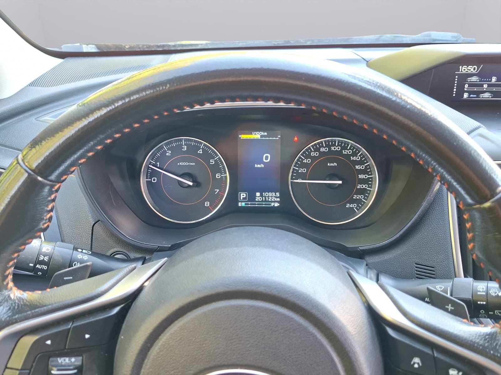 SUBARU XV 2.0 Luxury AWD Lineartronic-image-16