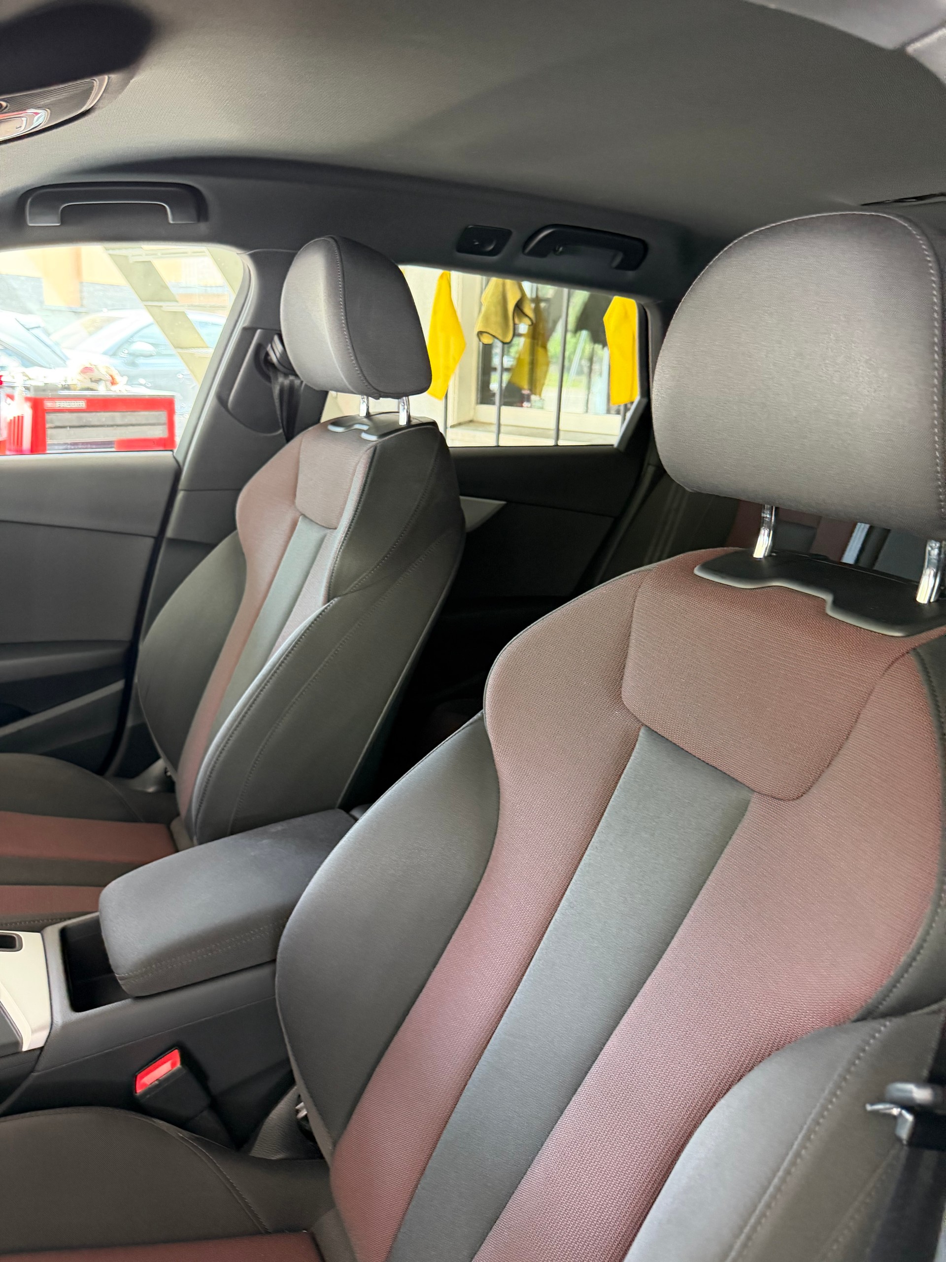 AUDI A4 Avant 40 TDI S line quattro S-tronic-image-10