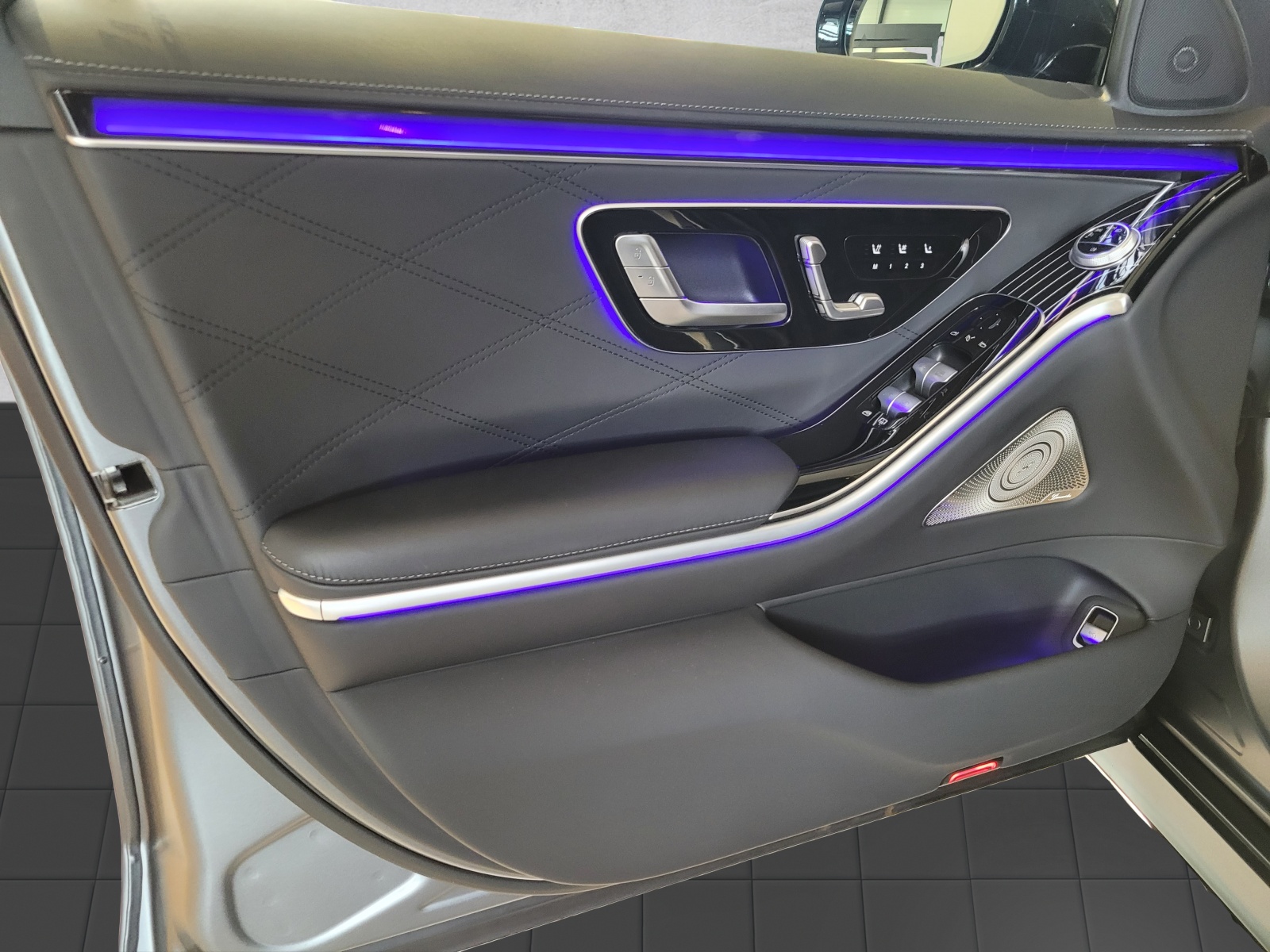 MERCEDES-BENZ S 63 AMG E Performance 4Matic-image-8