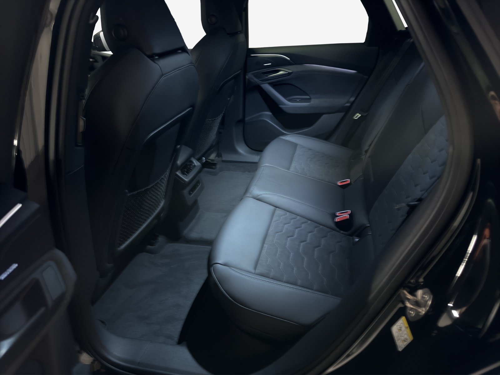 AUDI A6 Avant e-tron quattro-image-11