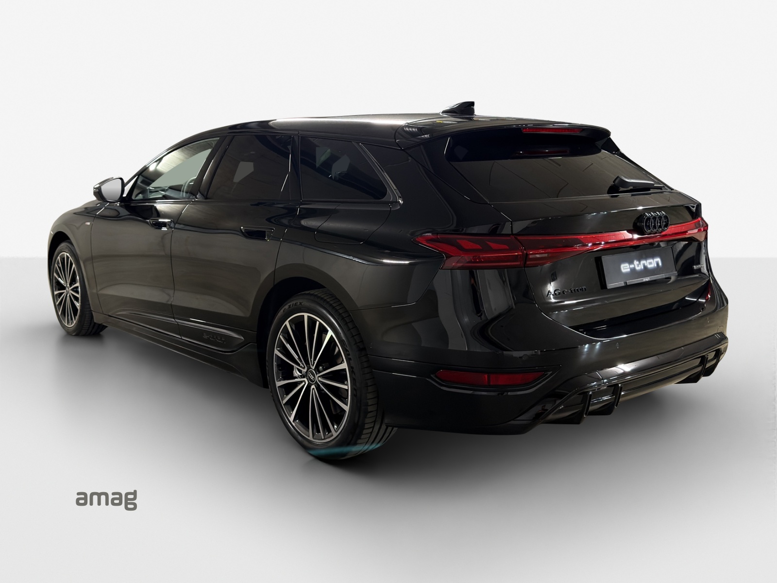 AUDI A6 Avant e-tron quattro-showroom-element-2