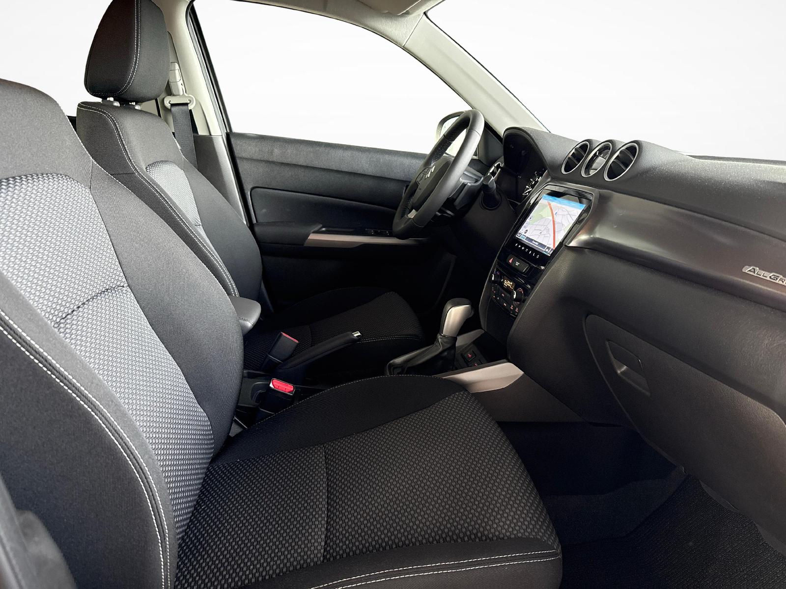 SUZUKI Vitara 1.4 T Compact+ Hybrid 4x4-image-9