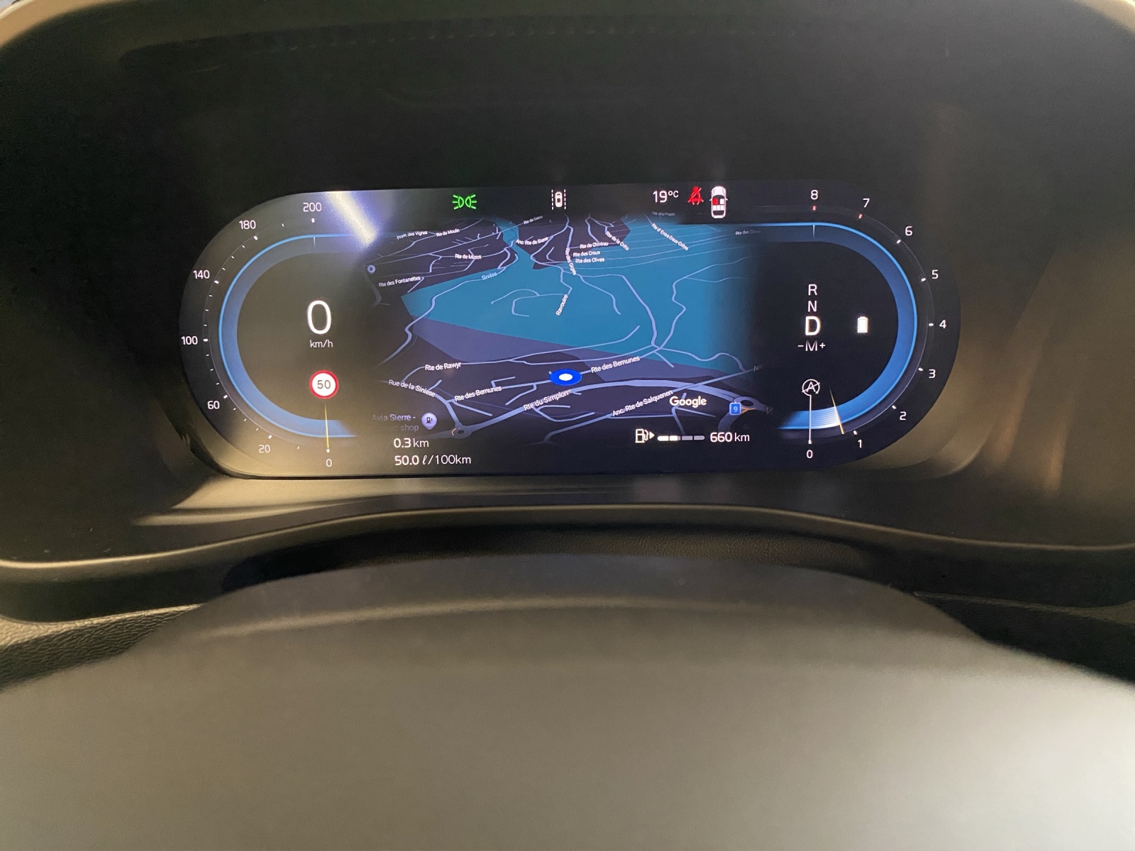 VOLVO XC40 2.0 B4 MH Plus Dark-image-11