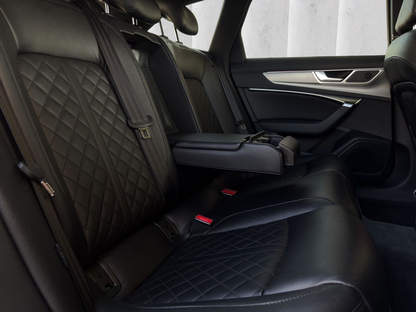 AUDI A6 Avant 45 TFSI Sport S-tronic quattro-image-30