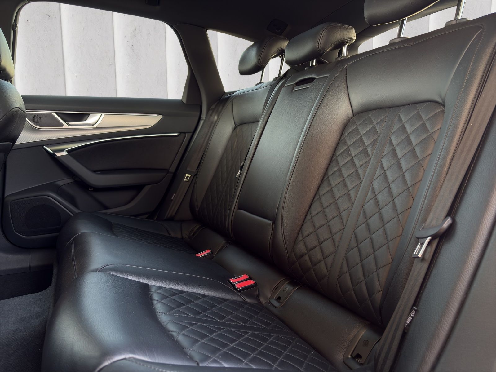 AUDI A6 Avant 45 TFSI Sport S-tronic quattro-image-15