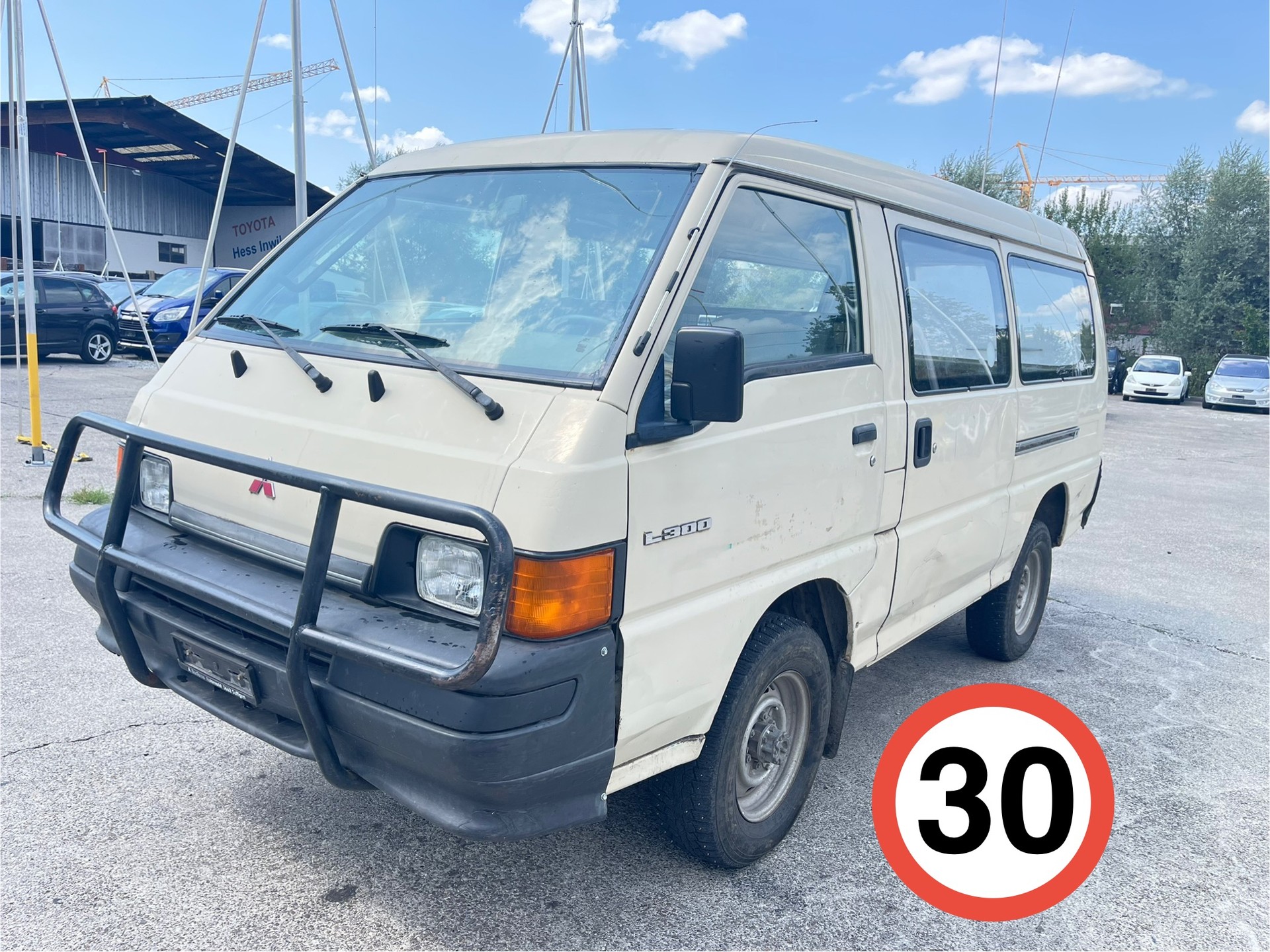 MITSUBISHI L 300