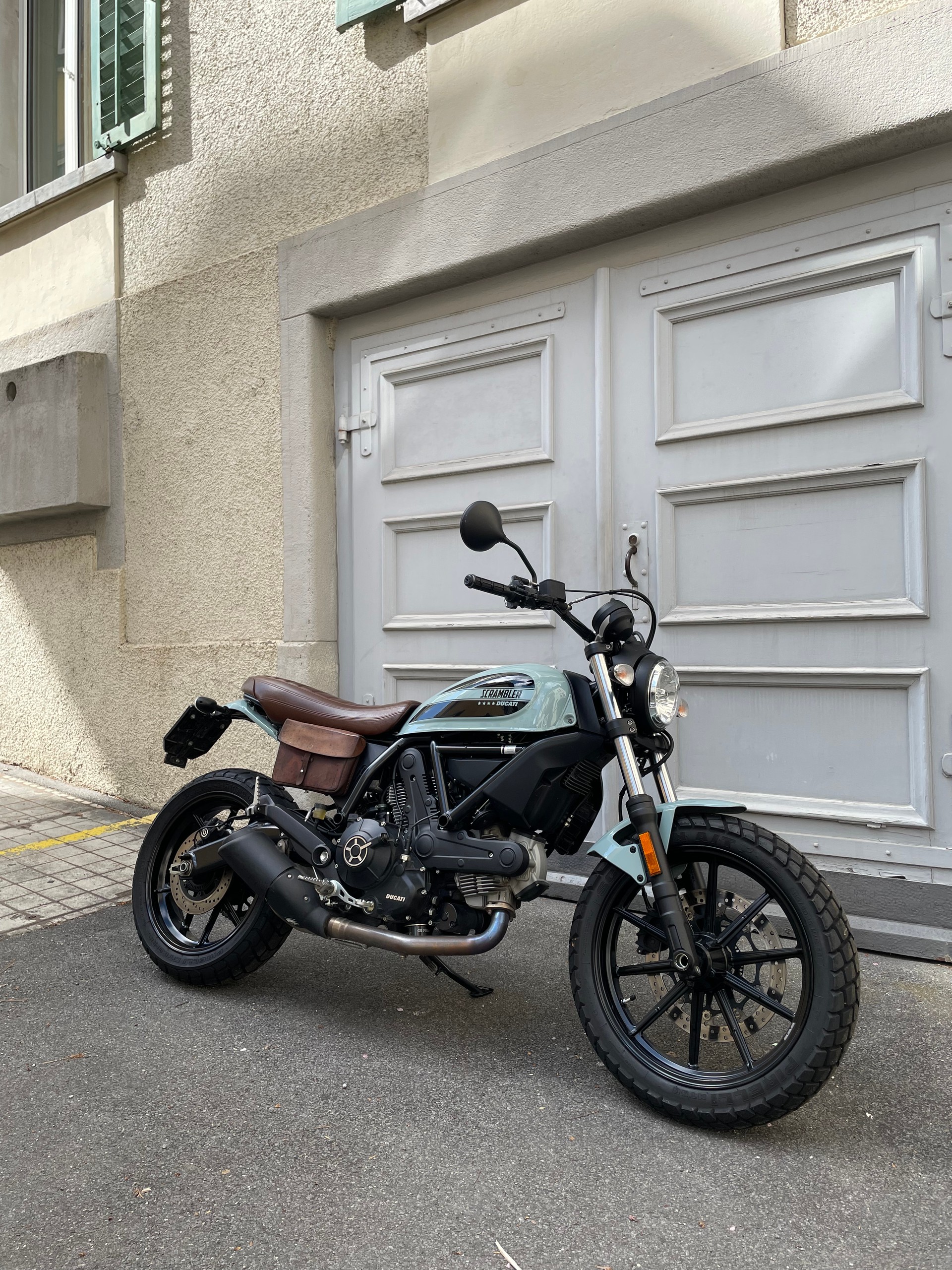 DUCATI Scrambler 400 Sixty 2-image-1