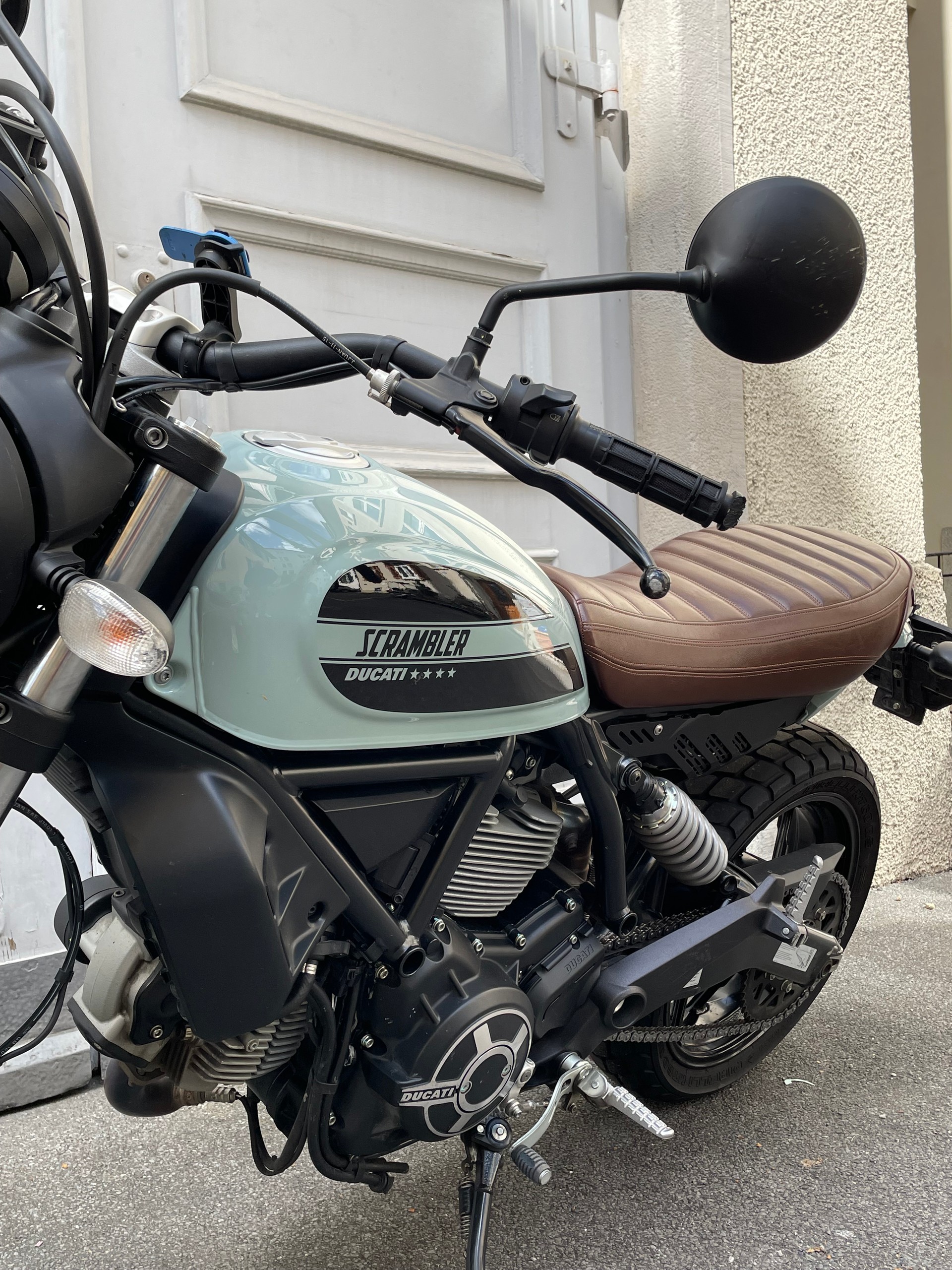 DUCATI Scrambler 400 Sixty 2-image-5