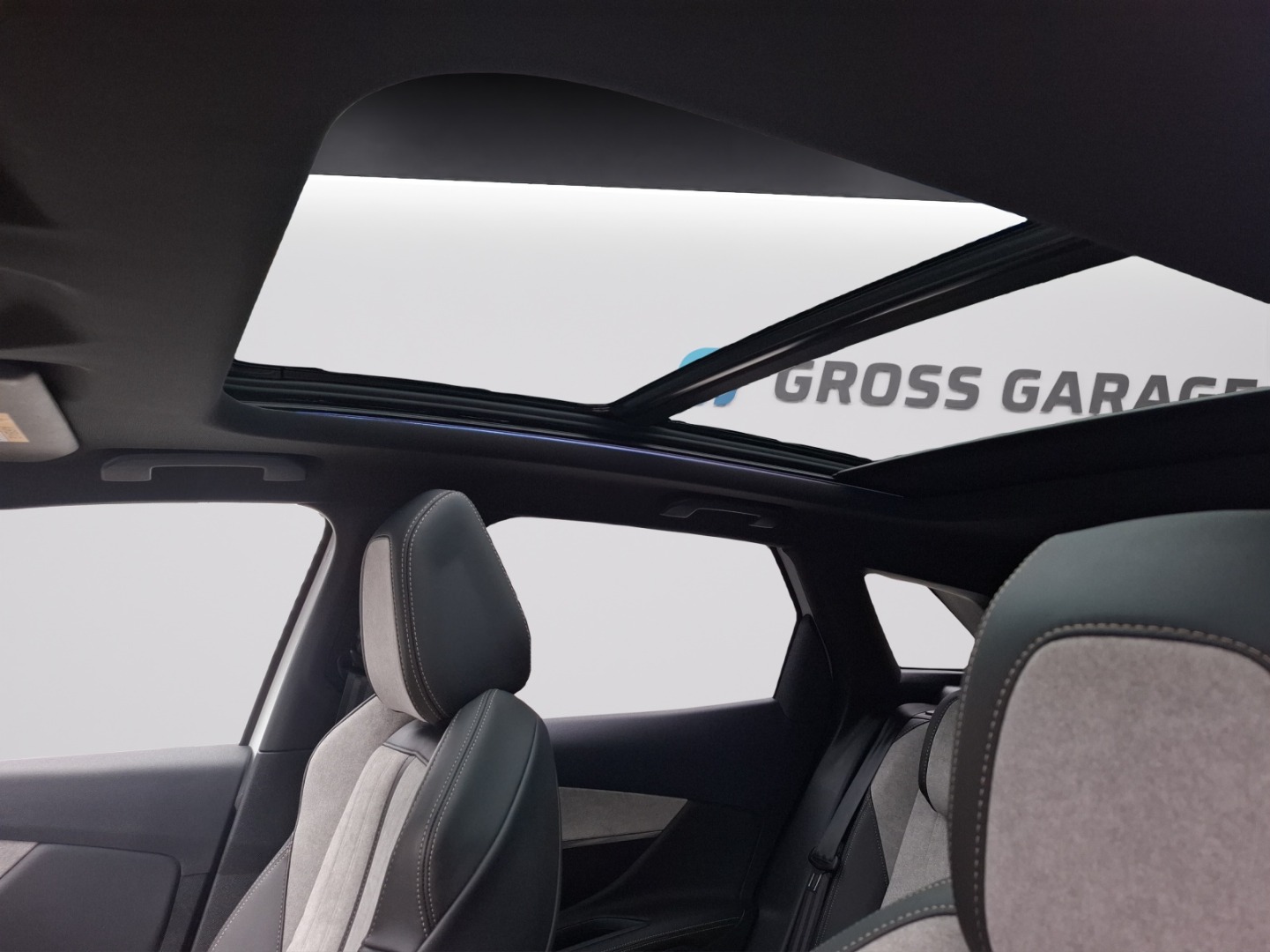 PEUGEOT 3008 1.6 Plug-in Hybrid4 GT Pack-image-13