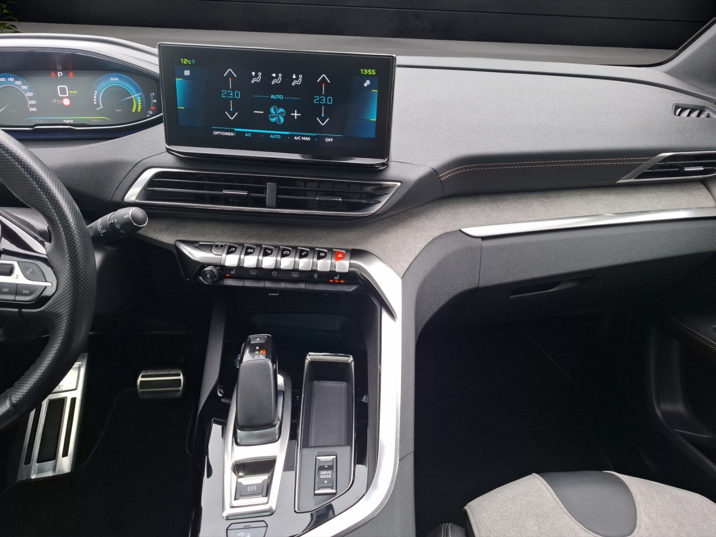PEUGEOT 3008 1.6 Plug-in Hybrid4 GT Pack-image-6