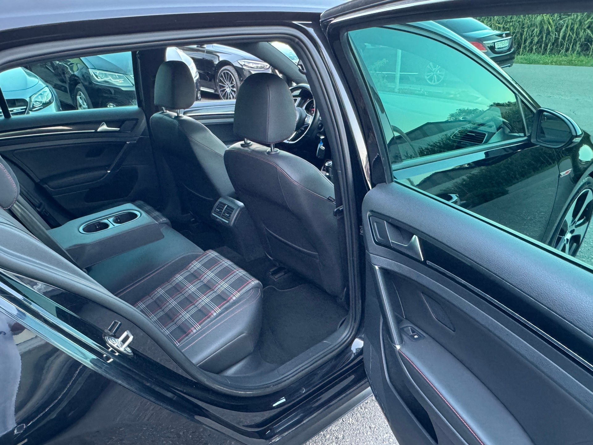VW Golf 2.0 TSI GTI-image-12