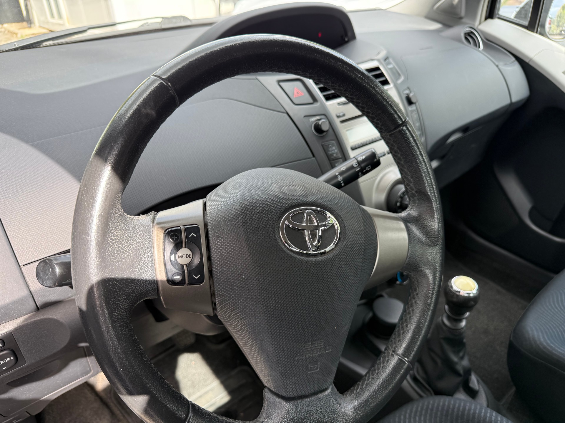 TOYOTA Yaris 1.33 Linea Luna-image-13