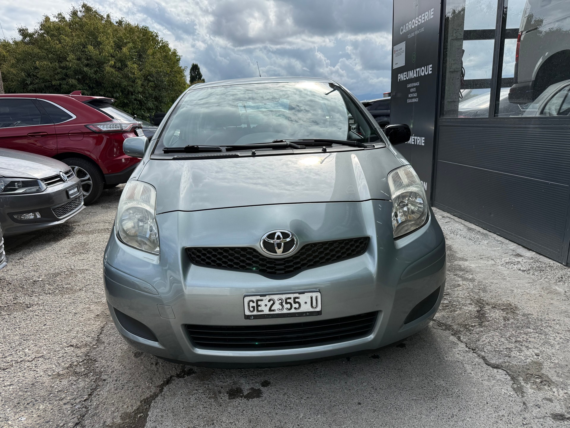 TOYOTA Yaris 1.33 Linea Luna-showroom-element-1