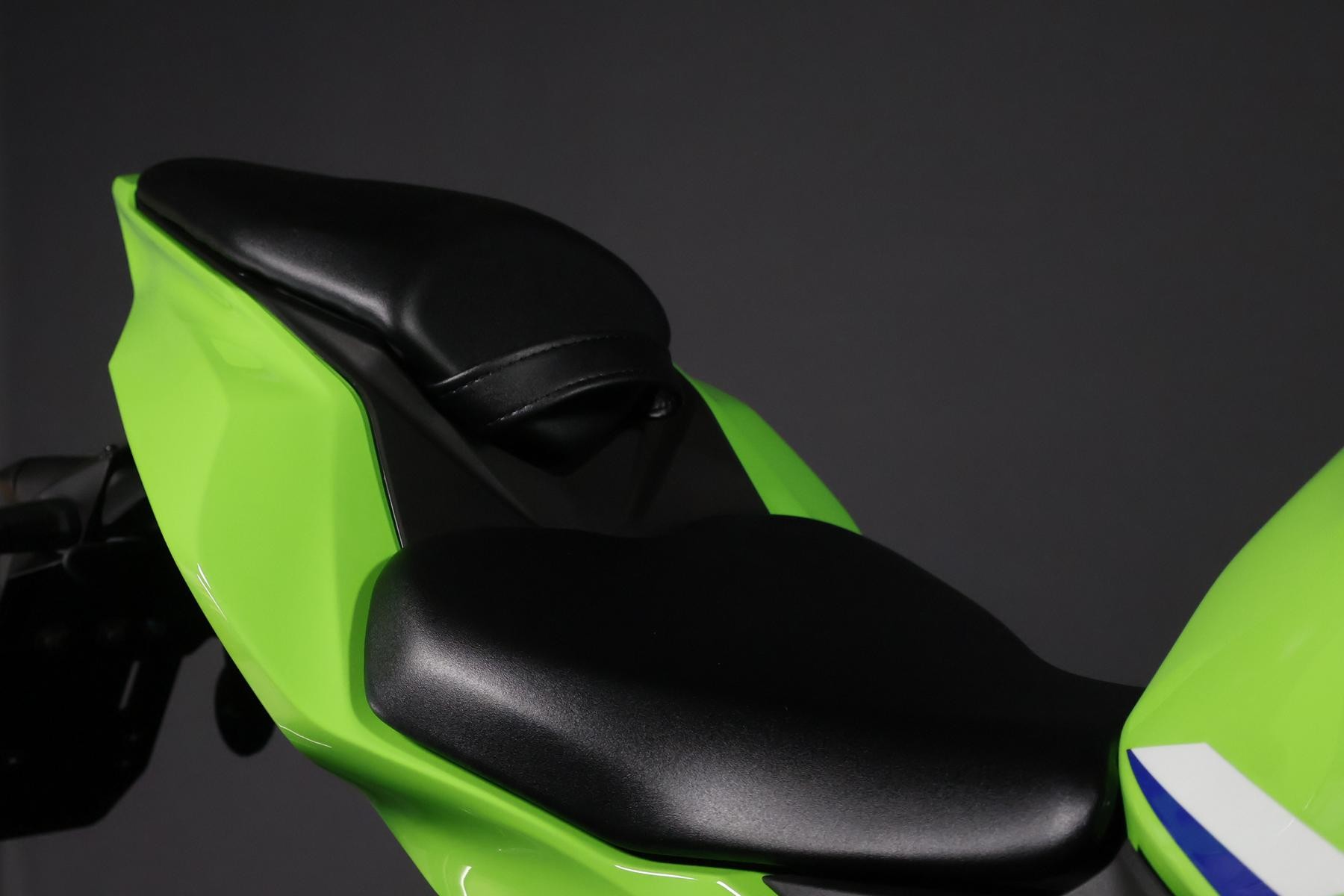 KAWASAKI Ninja ZX-4RR-image-5