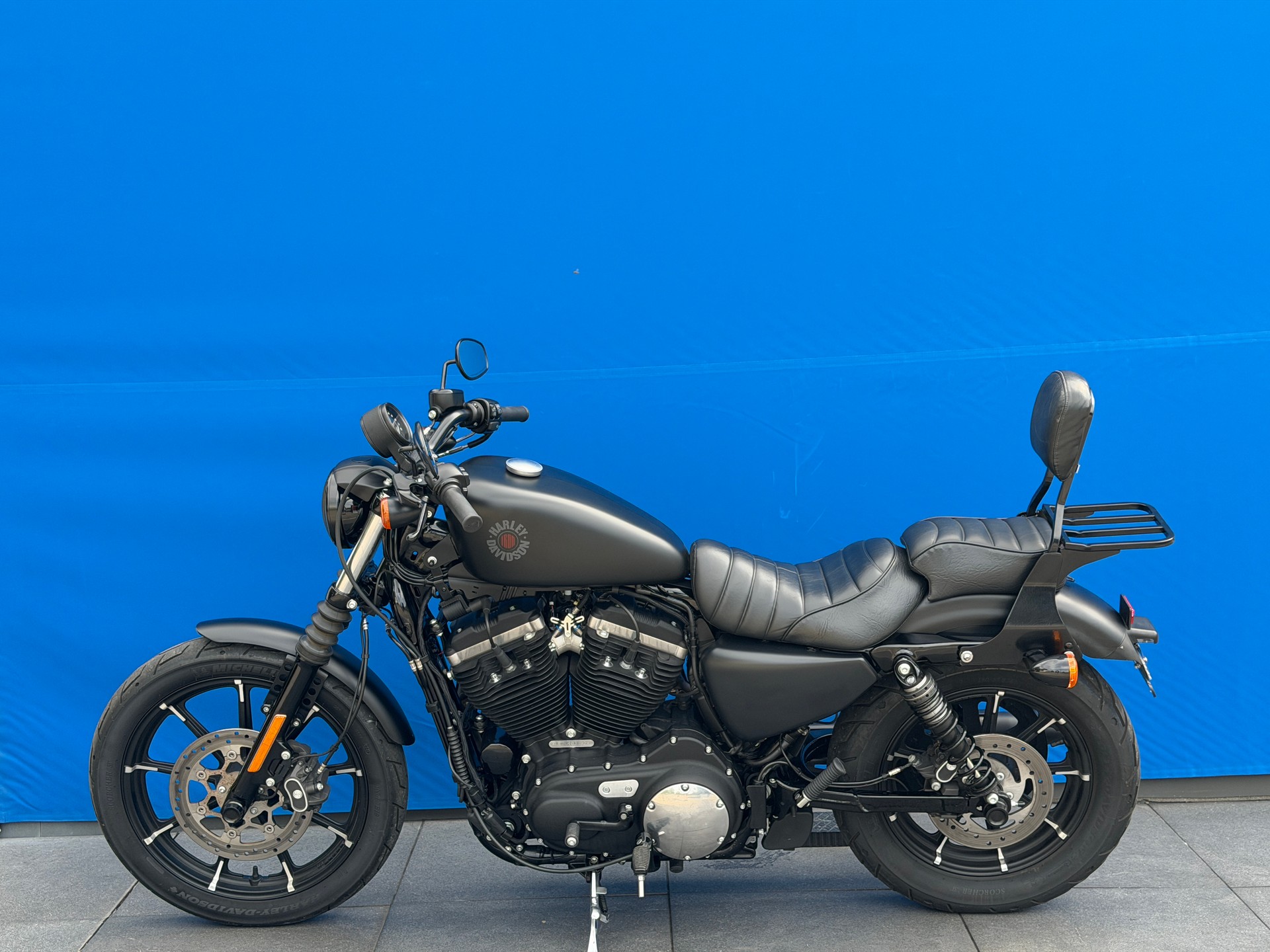 HARLEY-DAVIDSON XL 883 N Sportster Iron ABS-image-3