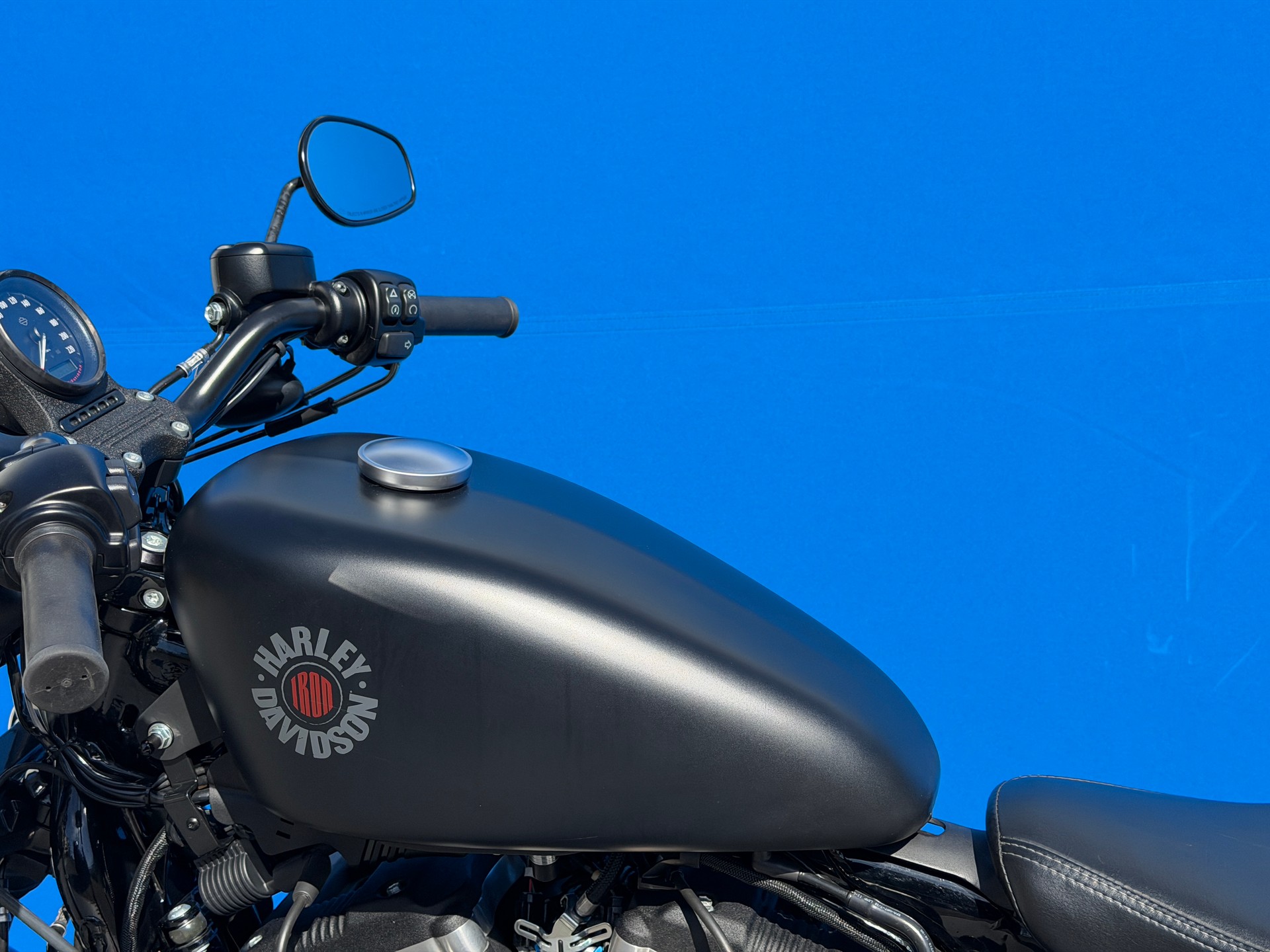 HARLEY-DAVIDSON XL 883 N Sportster Iron ABS-image-11
