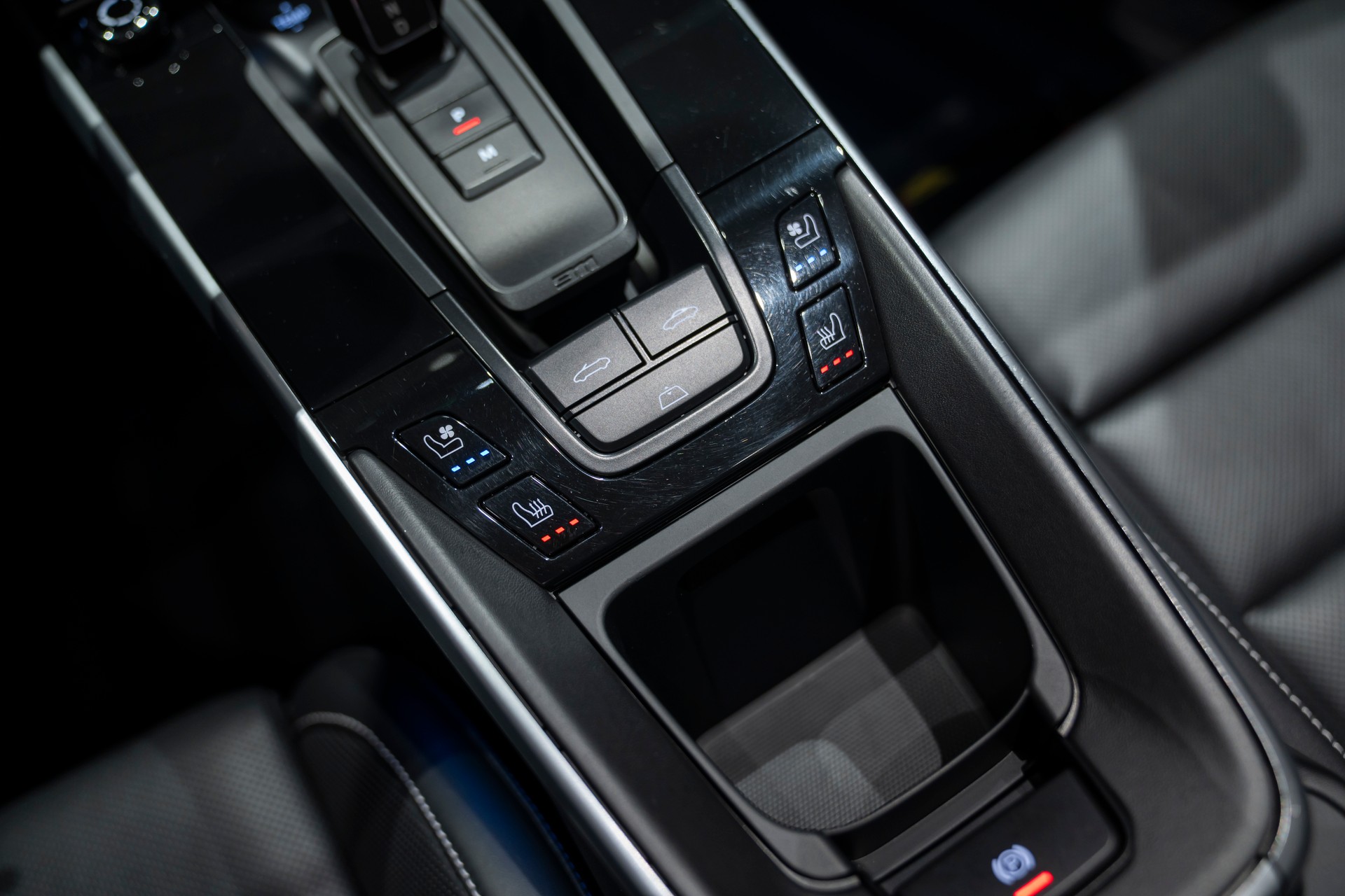 PORSCHE 911 Turbo S Cabriolet PDK-image-13